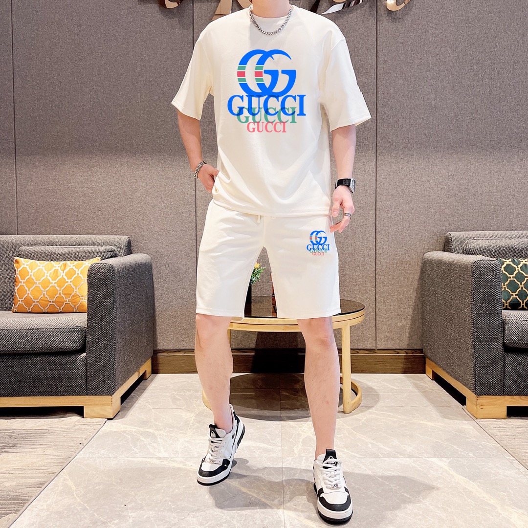Gucci 品牌【GUCCI 古奇】 2025新款男士短袖短裤套装 销售 市面高端版本 手感细腻柔软 让你穿着更加舒适 立体裁剪版型超赞 尺码:M-5XL下单请报身高体重