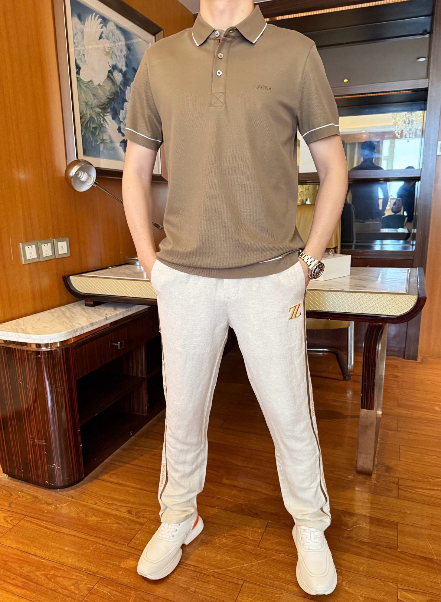 NO:438003,Jenia-2025 counter latest hot casual pants shipped, hot-selling items in European and American counters!  Selected Italian imported linen fabrics with a straight slim fit design, the latest double Z logos and custom webbing at the front and back pockets show your taste. You are definitely worthy of it. Number 29-38 (model 173/130 wears 31, with Hong Kong Lane Crawford gift box packaging), zegna, alexander wang19860909杰尼亚-2025专柜最新爆款休闲裤出货 欧美专柜热销单品！精选意大利进口亚麻面料搭配直筒修身设计,前袋下和后袋处的最新双Z标志及定制织带彰显品味 您绝对值得拥有.码数29-38（模特173/130穿31,配香港连卡佛礼盒包装）,,zegna,alexander wang,Men's clothing