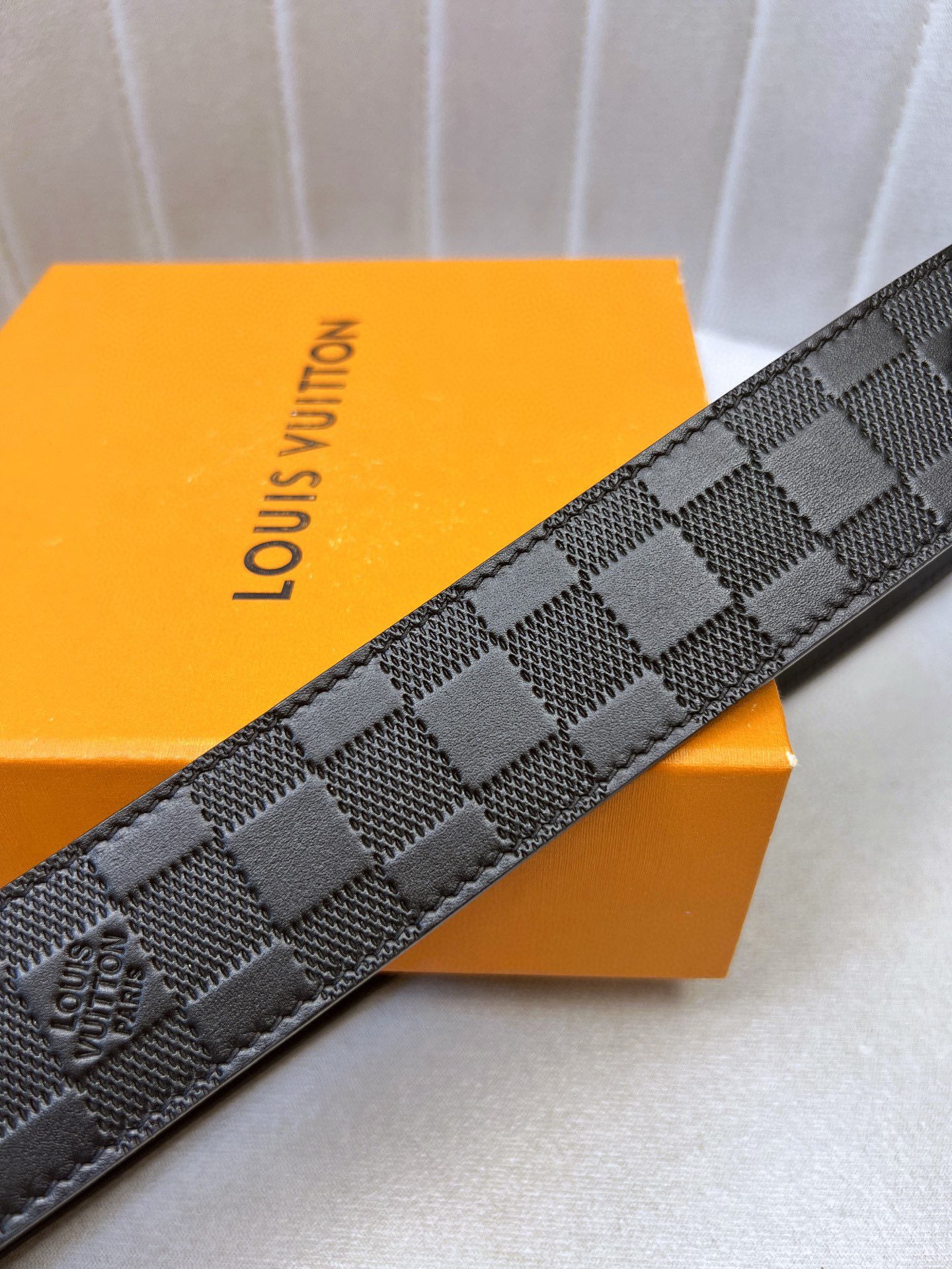 Luxury LV Belt: Original Oxen-Skin with Gold Knitted Design, Custom Leather, 4.0″ Width - 图片 8