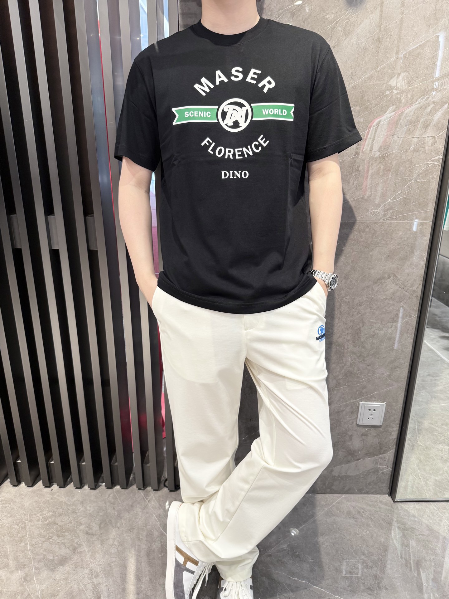 NO:438119,Dino luxury products - brand authentic 2025 latest round neck T-shirt shipment, hot-selling items in Europe and the United States!  Selected Italian imported brands to customize 100% European cotton fabrics!  The brand logo on the chest is matched with the latest design to highlight fashion!  Number of codes 48-56 (model 180/140 wears 50, with Hong Kong Lane Crawford gift box packaging), tees, t-shirt, alexander wang19860909Dino奢品-品牌正品2025最新圆领T恤出货 欧美热销单品！精选意大利进口品牌定制百分百欧货棉面料！胸前的品牌标志搭配最新的设计,彰显时尚 ！码数48-56（模特180/140穿50,配香港连卡佛礼盒包装）,,tees，t-shirt,alexander wang,Men's clothing