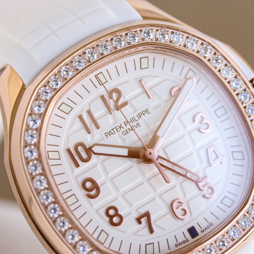 Re-engineered Aquanaut Luce: Modern Recreational Fashion with Diamonds and Steel - 图片 5