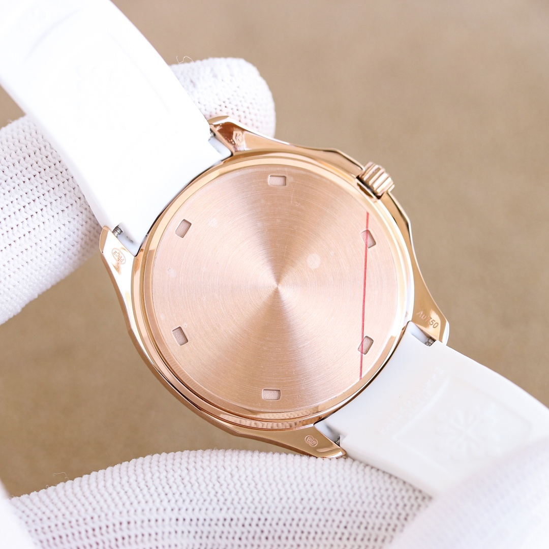 Re-engineered Aquanaut Luce: Modern Recreational Fashion with Diamonds and Steel - 图片 8