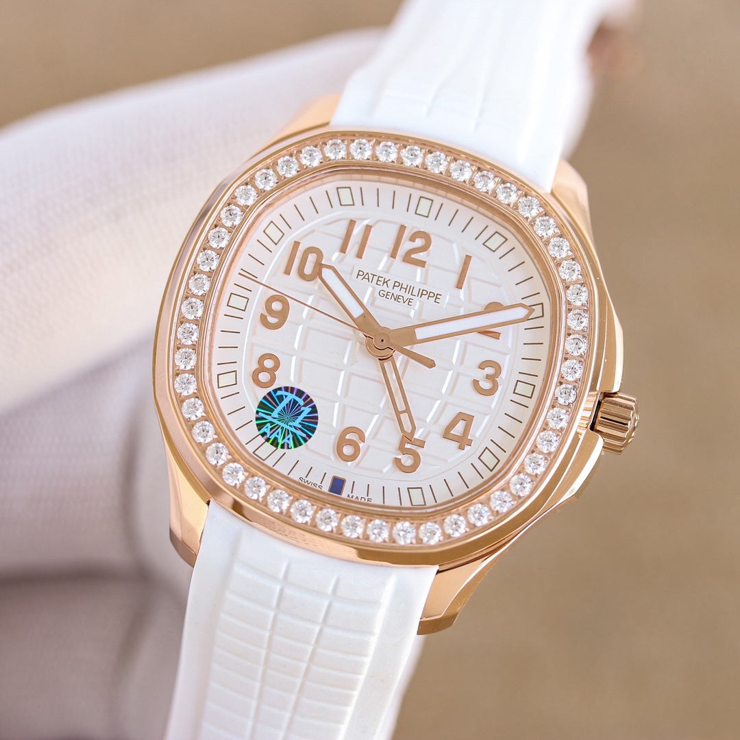 Re-engineered Aquanaut Luce: Modern Recreational Fashion with Diamonds and Steel - 图片 3