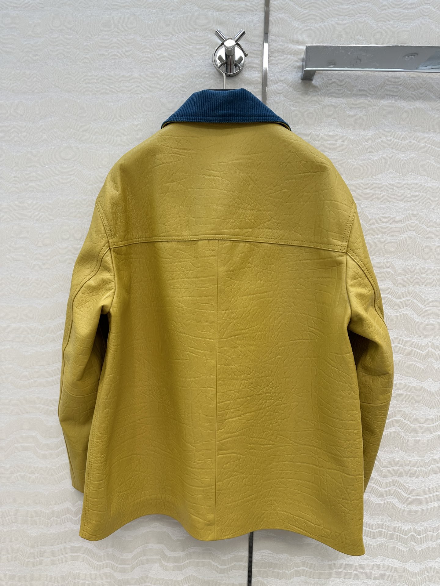 P2208: High-End Female Outfit in New Zealand Sheep Skin, Retro Style, Three Colors - 图片 9