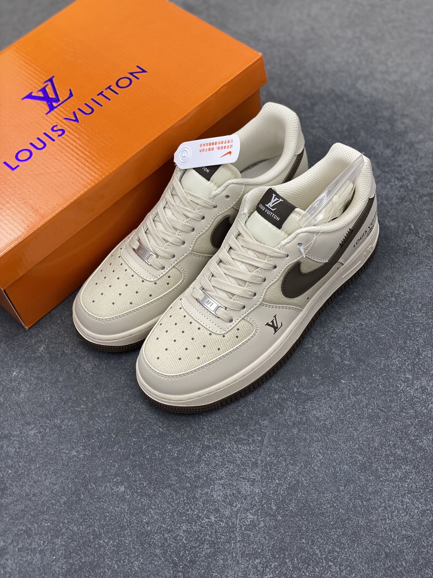 图片[8]-Nike Air Force 1 \’07 Low “LV联名——网面拼接米棕”空军一号 低帮 运动鞋 休闲鞋 折边针车 工艺难度大 原楦头原纸板 原装鞋盒 定制五金配件 内置全掌气垫 原厂鞋底 货号：QW5836-004 尺码：36 36.5 37.5 38 38.5 39 40 40.5 41 42 42.5 43 44 44.5 45-选品中心