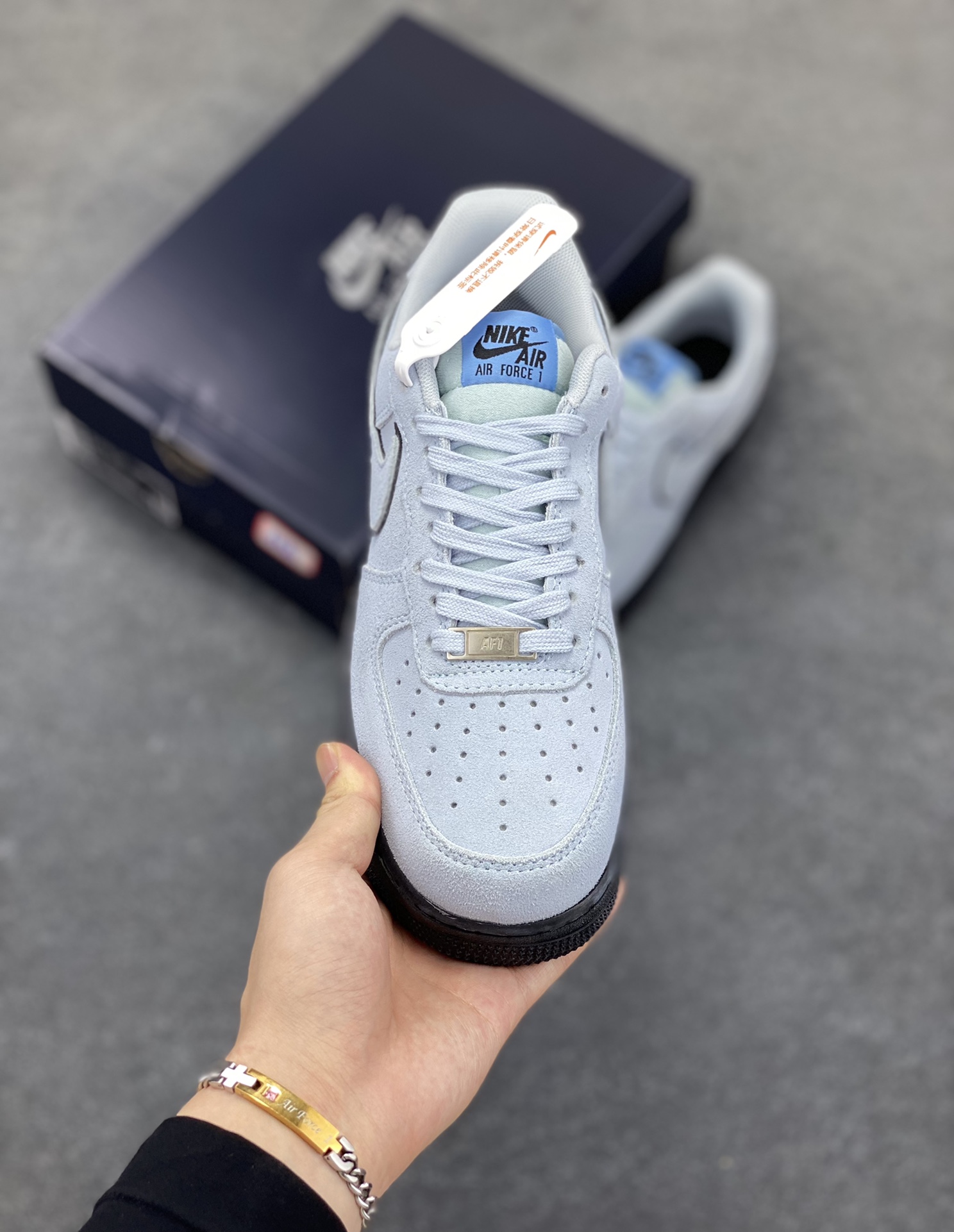 图片[2]-Nike Air Force 1 Low 军械蓝 空军一号低帮运动休闲板鞋 原楦头原纸板 打造纯正空军版型#专注外贸渠道 全掌内置蜂窝气垫 #原盒配件 原厂中底钢印、拉帮完美 货号：HQ1966-400 尺码：36 36.5 37.5 38 38.5 39 40 40.5 41 42 42.5 43 44 44.5 45-选品中心