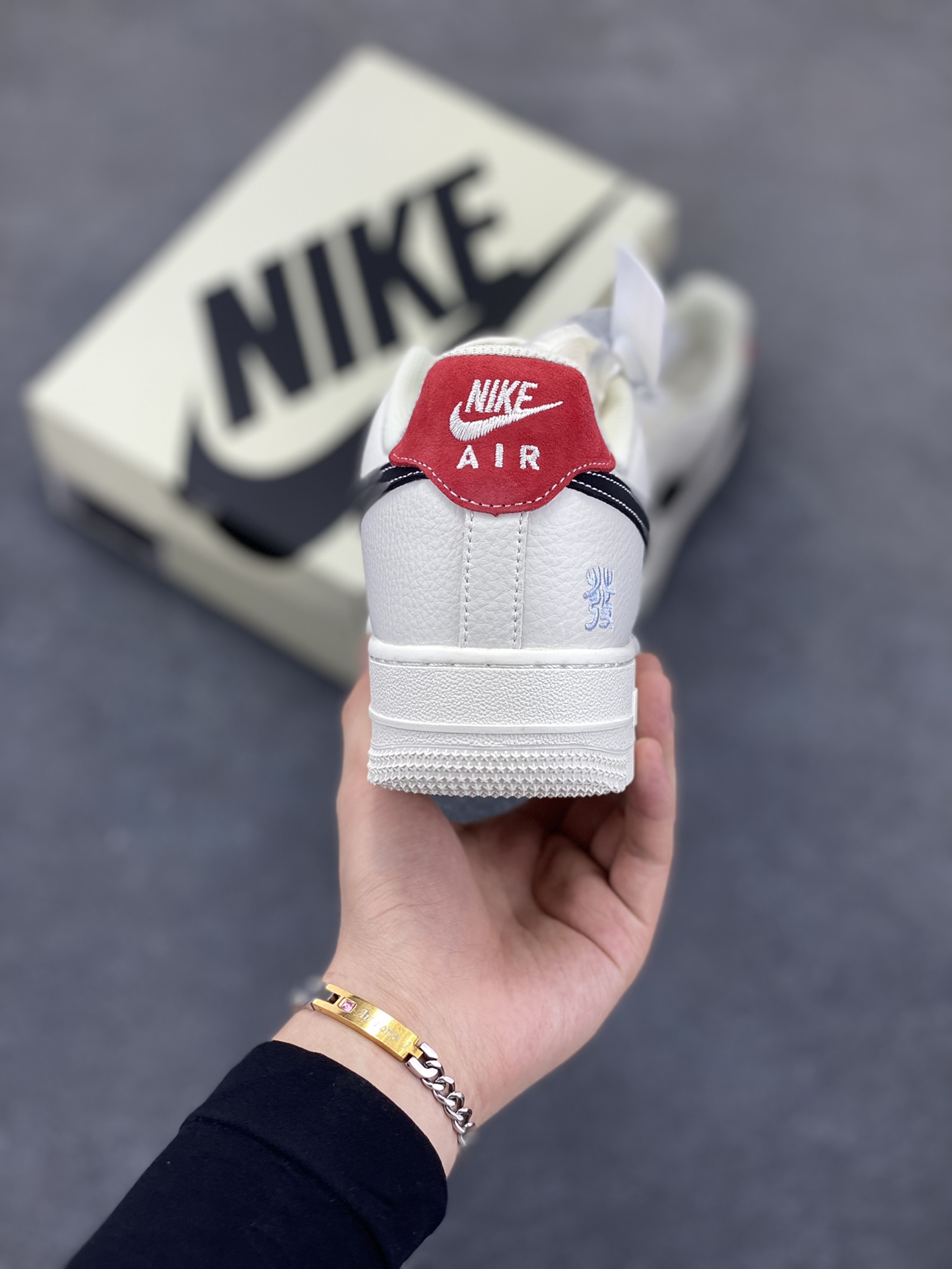 图片[4]-NIke Air Force 1 \’07 Low “發”空军一号 低帮 运动鞋 休闲鞋 折边针车 工艺难度大 原楦头原纸板 原装鞋盒 定制五金配件 内置全掌气垫 原厂鞋底 货号：CS5288-025 尺码：36 36.5 37.5 38 38.5 39 40 40.5 41 42 42.5 43 44 44.5 45-选品中心