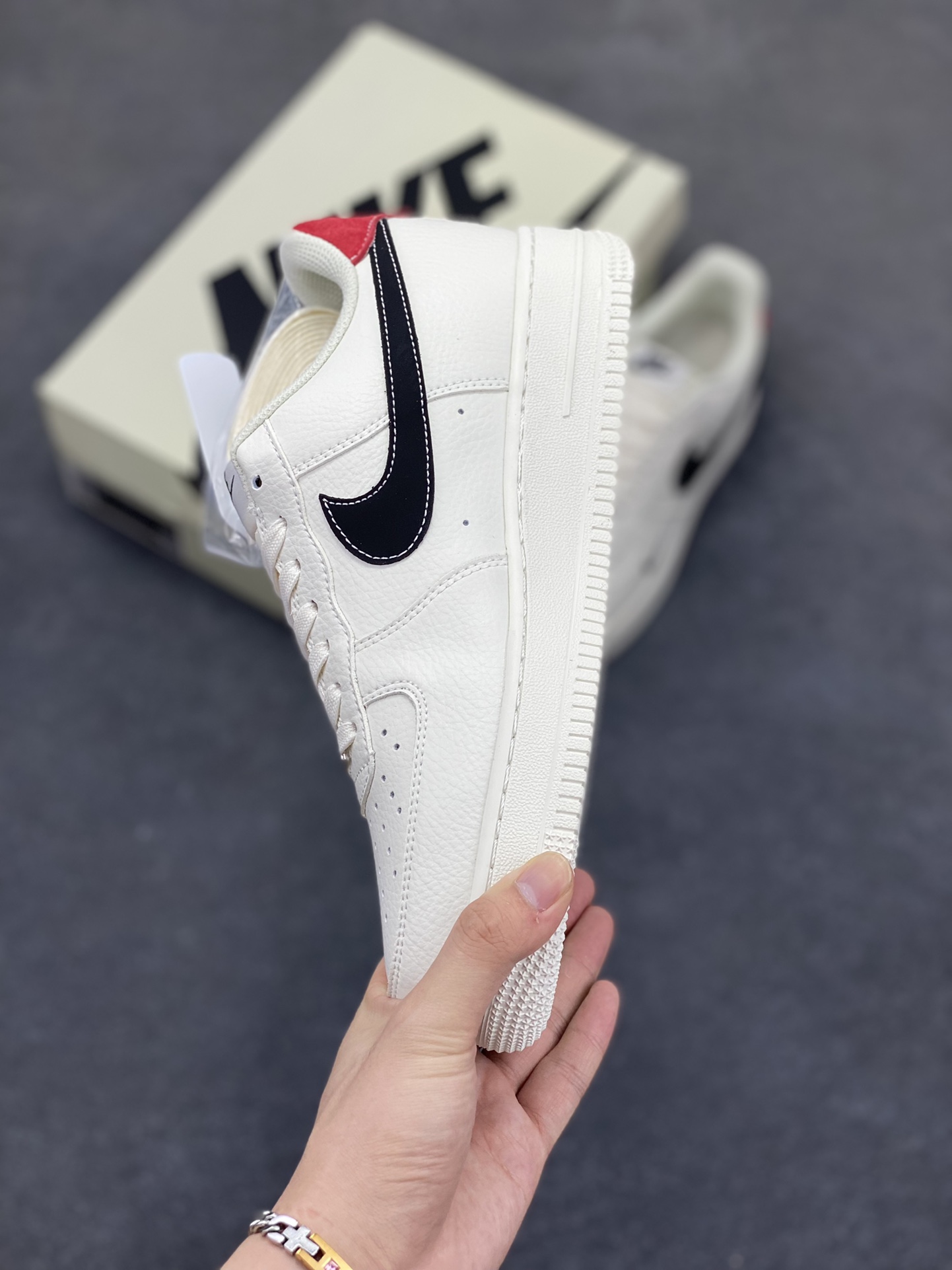 图片[3]-NIke Air Force 1 \’07 Low “發”空军一号 低帮 运动鞋 休闲鞋 折边针车 工艺难度大 原楦头原纸板 原装鞋盒 定制五金配件 内置全掌气垫 原厂鞋底 货号：CS5288-025 尺码：36 36.5 37.5 38 38.5 39 40 40.5 41 42 42.5 43 44 44.5 45-选品中心
