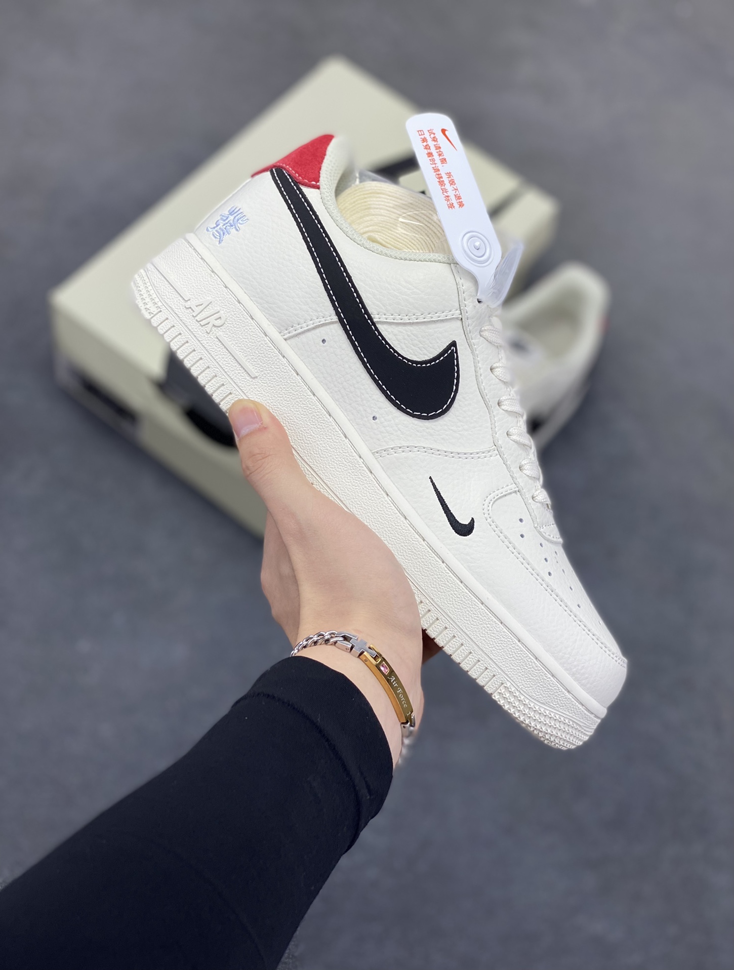 NIke Air Force 1 \’07 Low “發”空军一号 低帮 运动鞋 休闲鞋 折边针车 工艺难度大 原楦头原纸板 原装鞋盒 定制五金配件 内置全掌气垫 原厂鞋底 货号:CS5288-025 尺码:36 36.5 37.5 38 38.5 39 40 40.5 41 42 42.5 43 44 44.5 45-选品中心