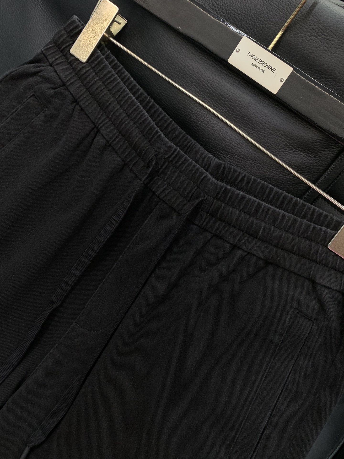 “Alexander Wang Spring 2025 Collection: Synchronised Cabinets, Fashion Pants, High-Grade Tops” - 图片 3