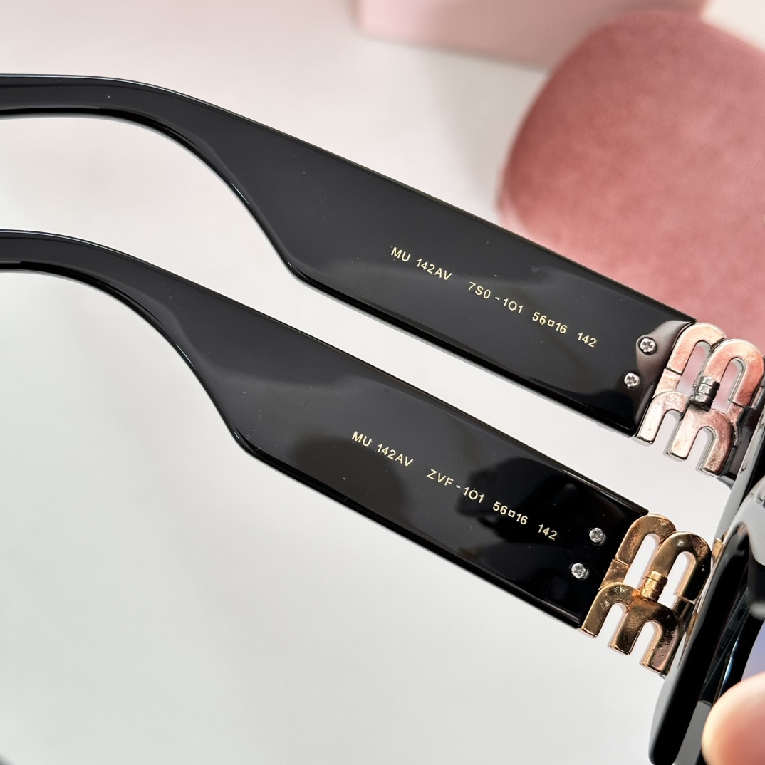 ‼️MIU MI*🎀🎀🎀MODELMU142AV 🎀🎀🎀SIZE：57口16-142🎀🎀🎀