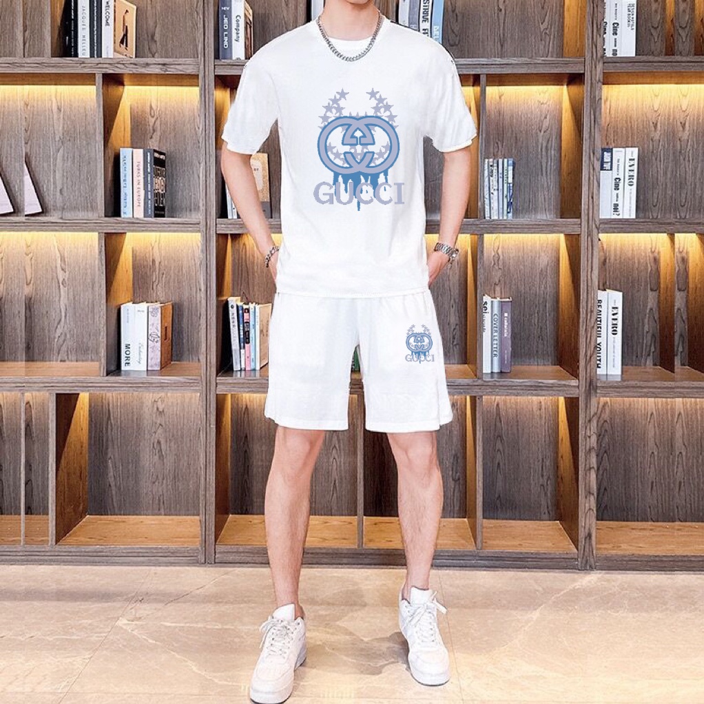 Gucci 品牌【GUCCI 古奇】 2025新款男士短袖短裤套装 销售 市面高端版本 手感细腻柔软 让你穿着更加舒适 立体裁剪版型超赞 尺码:M-5XL下单请报身高体重