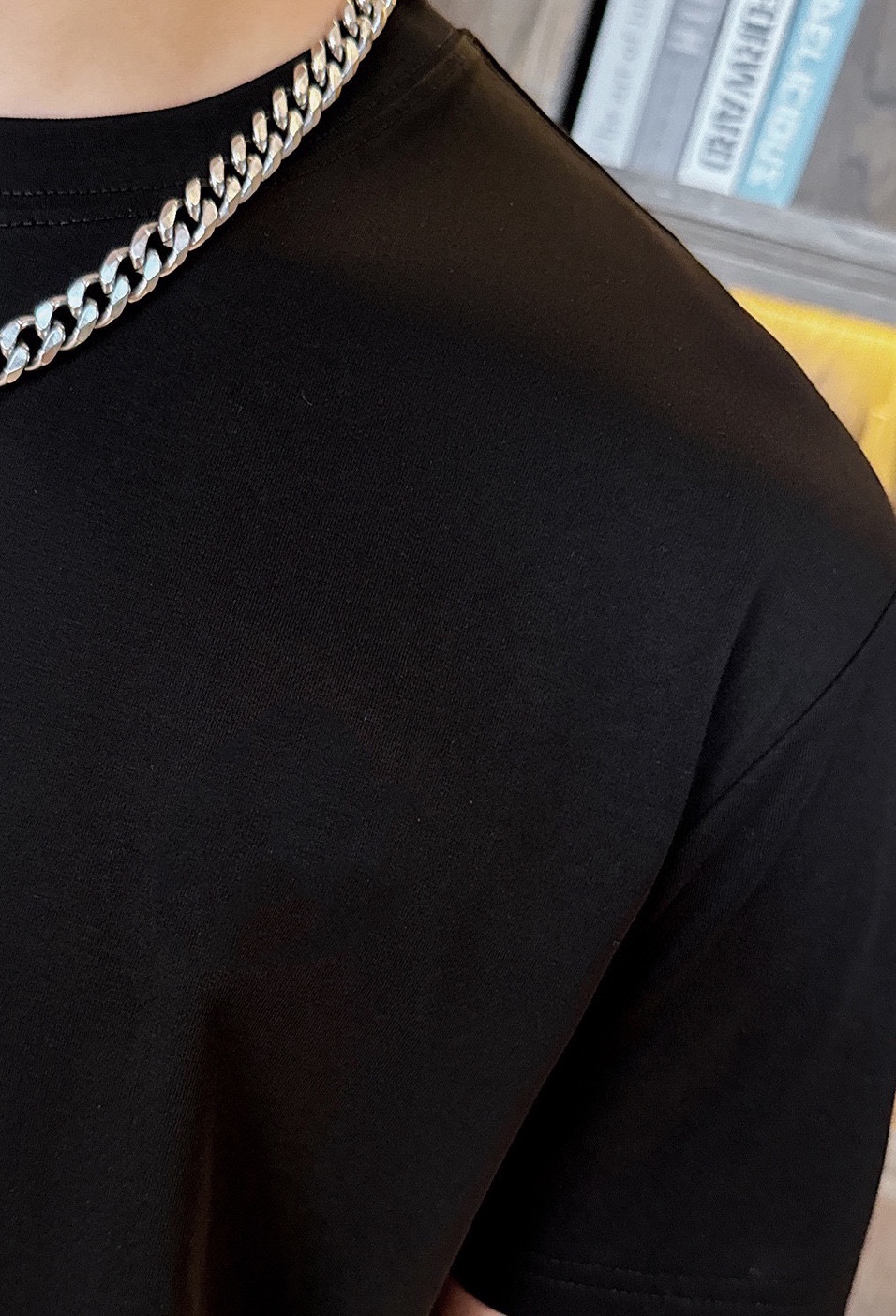 Saint Laurent 品牌【YSL圣罗兰】 2025新款男士短袖短裤套装 销售 市面高端版本 手感细腻柔软 让你穿着更加舒适 立体裁剪版型超赞 尺码:M-5XL下单请报身高体重