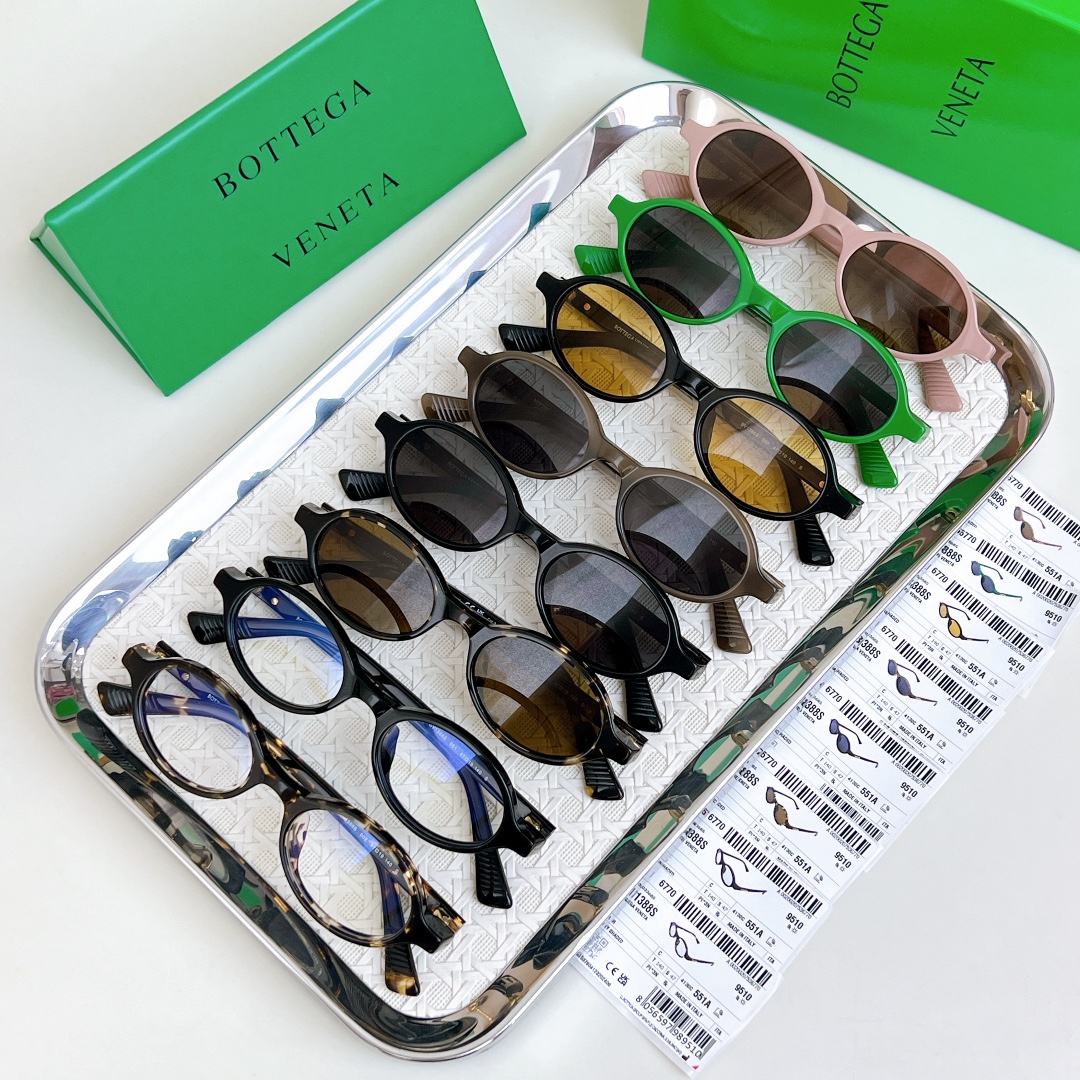  齐色 高版本
🕶️书呆子同款眼镜
Bottega Veneta
MODEL：BV1388S
SIZE：