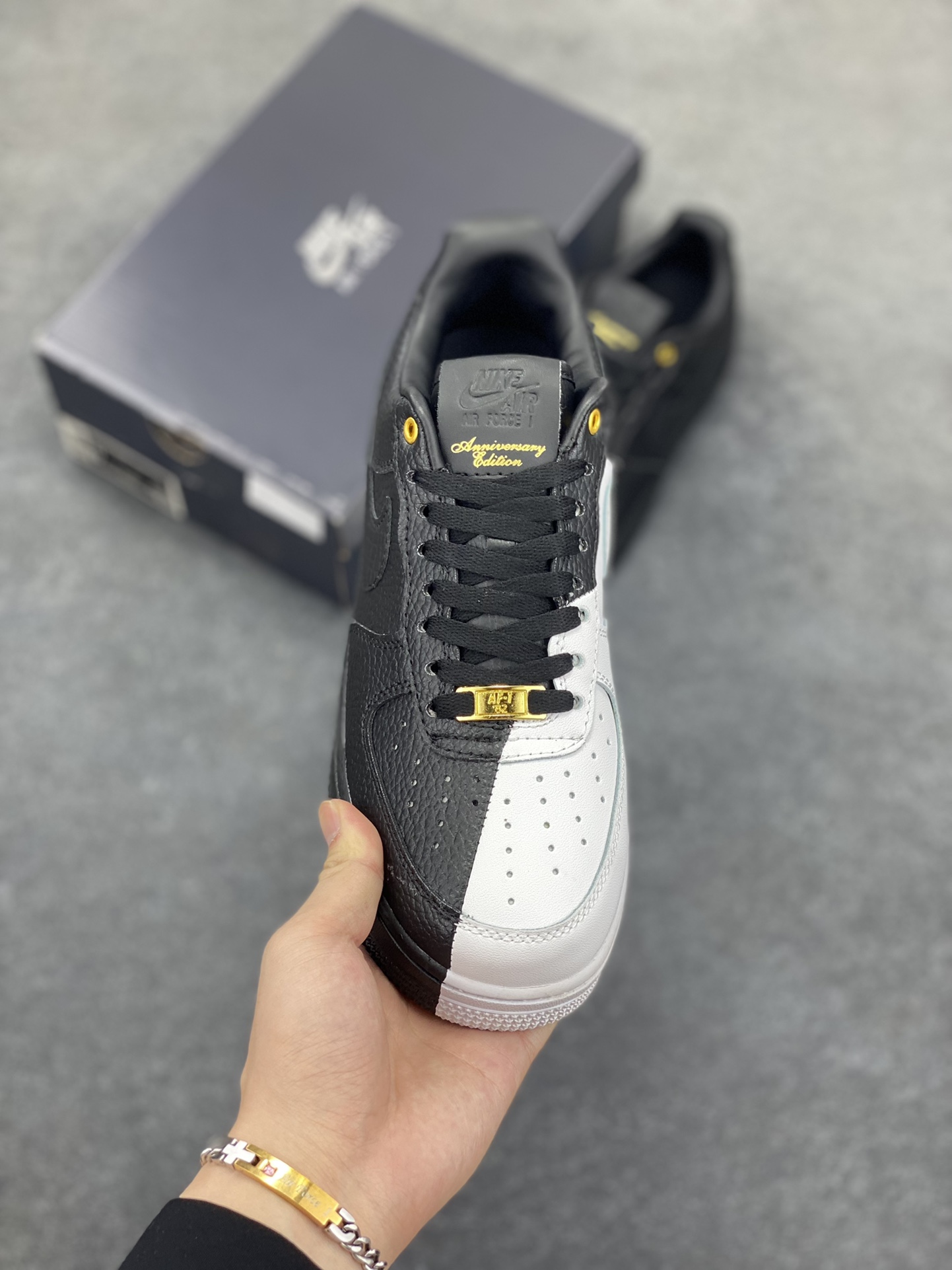 图片[2]-Nike Air Force 1 Low 空军一号低帮百搭休闲运动板鞋。柔软、弹性十足的缓震性能和出色的中底设计，横跨复古与现代的外型结合，造就出风靡全球三十多年的Force 1，直到今天还深受青睐。 货号：DX6034-001 尺码：36 36.5 37.5 38 38.5 39 40 40.5 41 42 42.5 43 44 44.5 45-选品中心