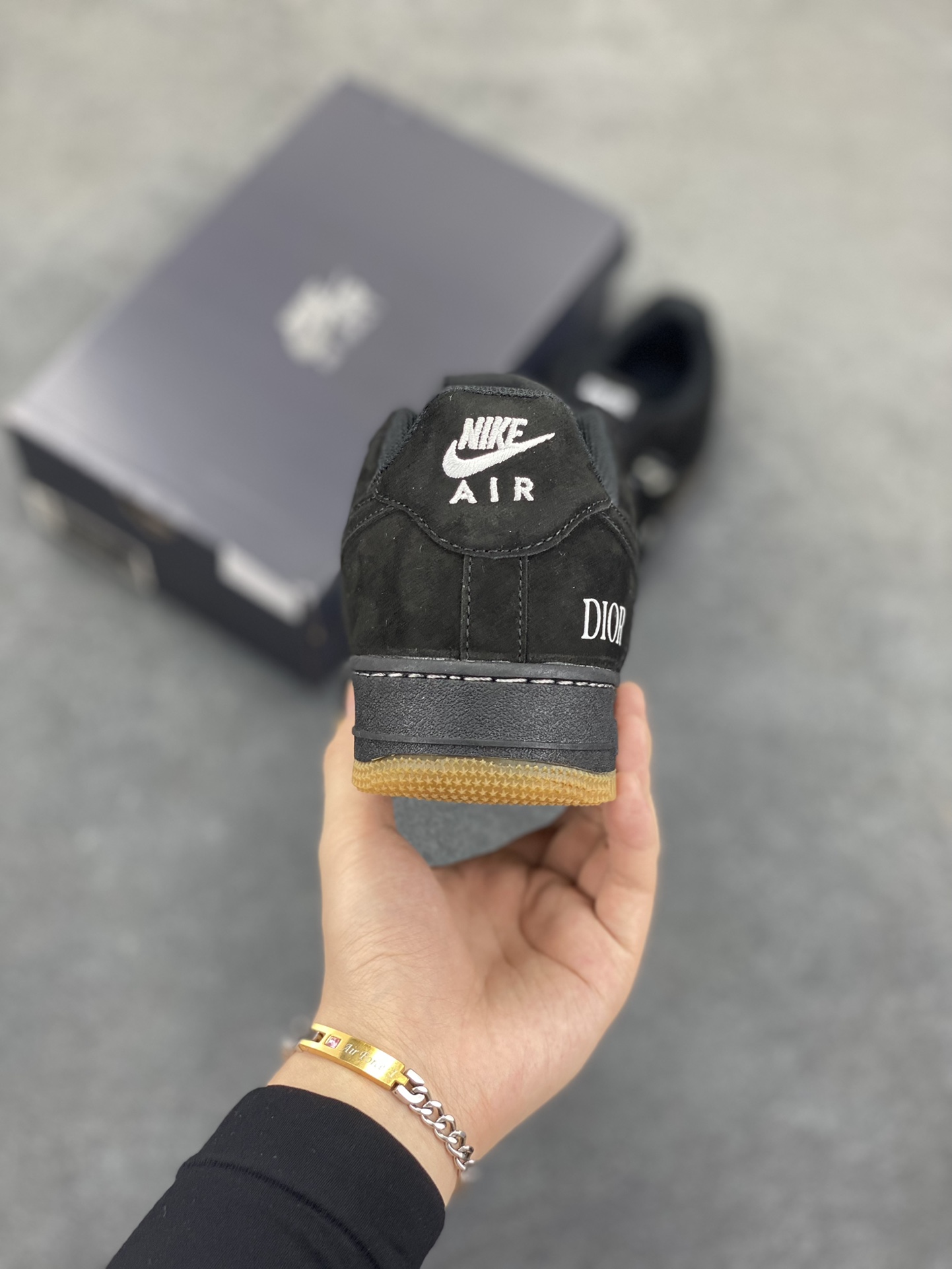 图片[4]-Nike Air Force 1 Low 空军一号低帮百搭休闲运动板鞋。柔软、弹性十足的缓震性能和出色的中底设计，横跨复古与现代的外型结合，造就出风靡全球三十多年的Force 1，直到今天还深受青睐。 货号：DF0188-023 尺码：36 36.5 37.5 38 38.5 39 40 40.5 41 42 42.5 43 44 44.5 45-选品中心