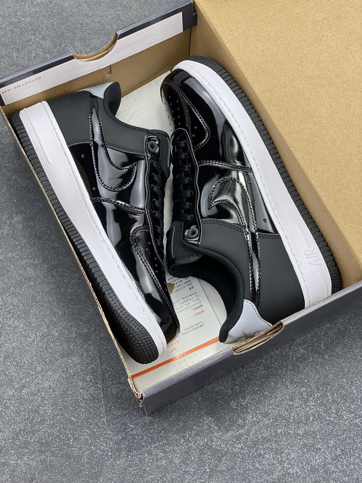 图片[9]-Nike Air Force 1 Low 空军一号低帮百搭休闲运动板鞋。柔软、弹性十足的缓震性能和出色的中底设计，横跨复古与现代的外型结合，造就出风靡全球三十多年的Force 1，直到今天还深受青睐。 货号：FZ5068-161 尺码：36 36.5 37.5 38 38.5 39 40 40.5 41 42 42.5 43 44 44.5 45-选品中心