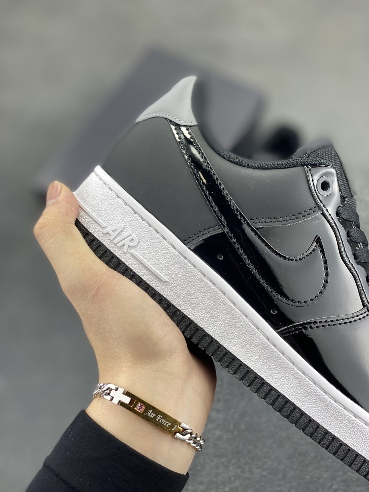 图片[6]-Nike Air Force 1 Low 空军一号低帮百搭休闲运动板鞋。柔软、弹性十足的缓震性能和出色的中底设计，横跨复古与现代的外型结合，造就出风靡全球三十多年的Force 1，直到今天还深受青睐。 货号：FZ5068-161 尺码：36 36.5 37.5 38 38.5 39 40 40.5 41 42 42.5 43 44 44.5 45-选品中心