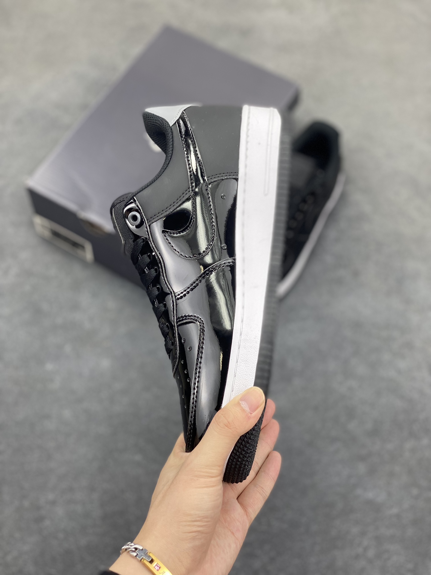 图片[3]-Nike Air Force 1 Low 空军一号低帮百搭休闲运动板鞋。柔软、弹性十足的缓震性能和出色的中底设计，横跨复古与现代的外型结合，造就出风靡全球三十多年的Force 1，直到今天还深受青睐。 货号：FZ5068-161 尺码：36 36.5 37.5 38 38.5 39 40 40.5 41 42 42.5 43 44 44.5 45-选品中心