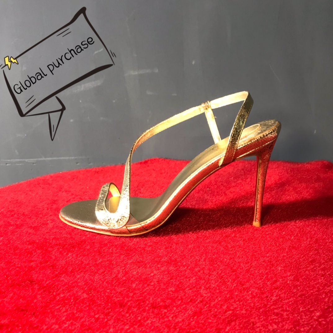 NO:336565,High-end custom sandal classic series!  H10Cm, size 34-42. Customized non-return or exchange for official website synchronization. -047 shallow gold cracked skin, light gold sheepskin, official website synchronization. Standard European code Reference:-047 Color:gold/gold Material:patent Lining:goat leather Heel height:10Cm Sole:leather sole Size:EUR 34-42 (US 4-11):,,christian louboutin,sandals,sheepskin19860909高端订制 凉鞋精典款系列！ H10Cm,尺码34-42码. 订制不退不换官网同步.－047浅金裂皮,浅金羊皮里,官网同步. 标准欧码 Reference:-047 Color:gold/gold Material:patent Lining:goat leather Heel heigh:10Cm Sole:leather sole Size:EUR 34－42（US 4一11) :,,christian louboutin,sandals,sheepskin,Women's Shoes