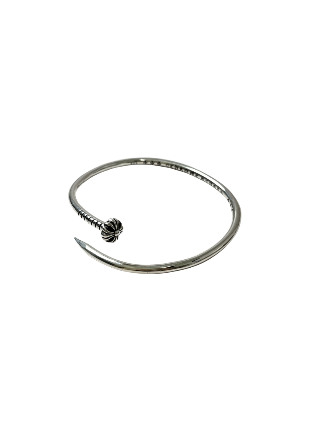 “Chrome Hearts Croak Bracelets: Stylish Accessories for Any Outfit in Average Size” - 图片 2