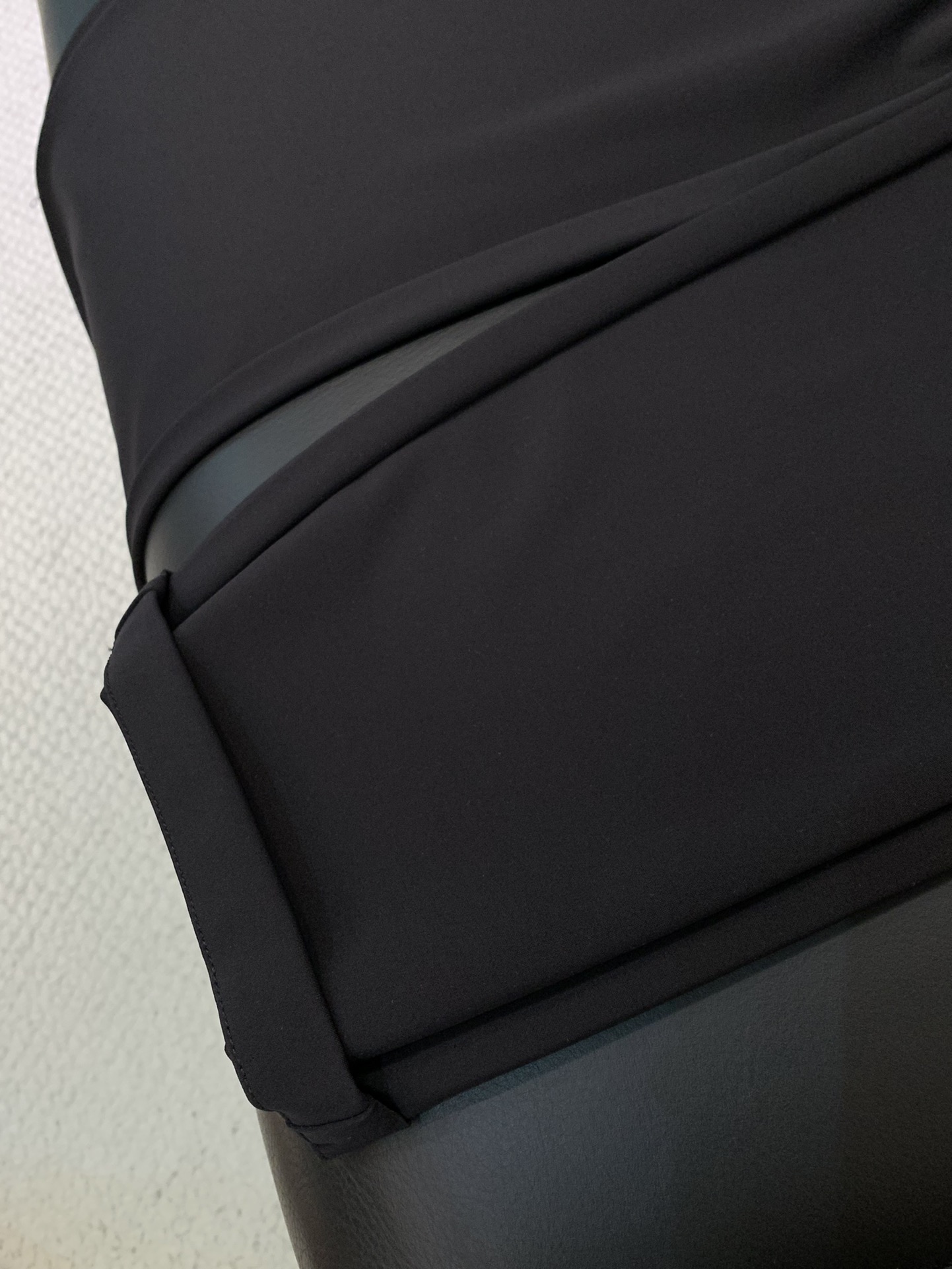 “PRADA Spring 2025 Fashion: Synchronised Cabinets, Top-Quality Fabrics, High-Grade Designs” - 图片 7