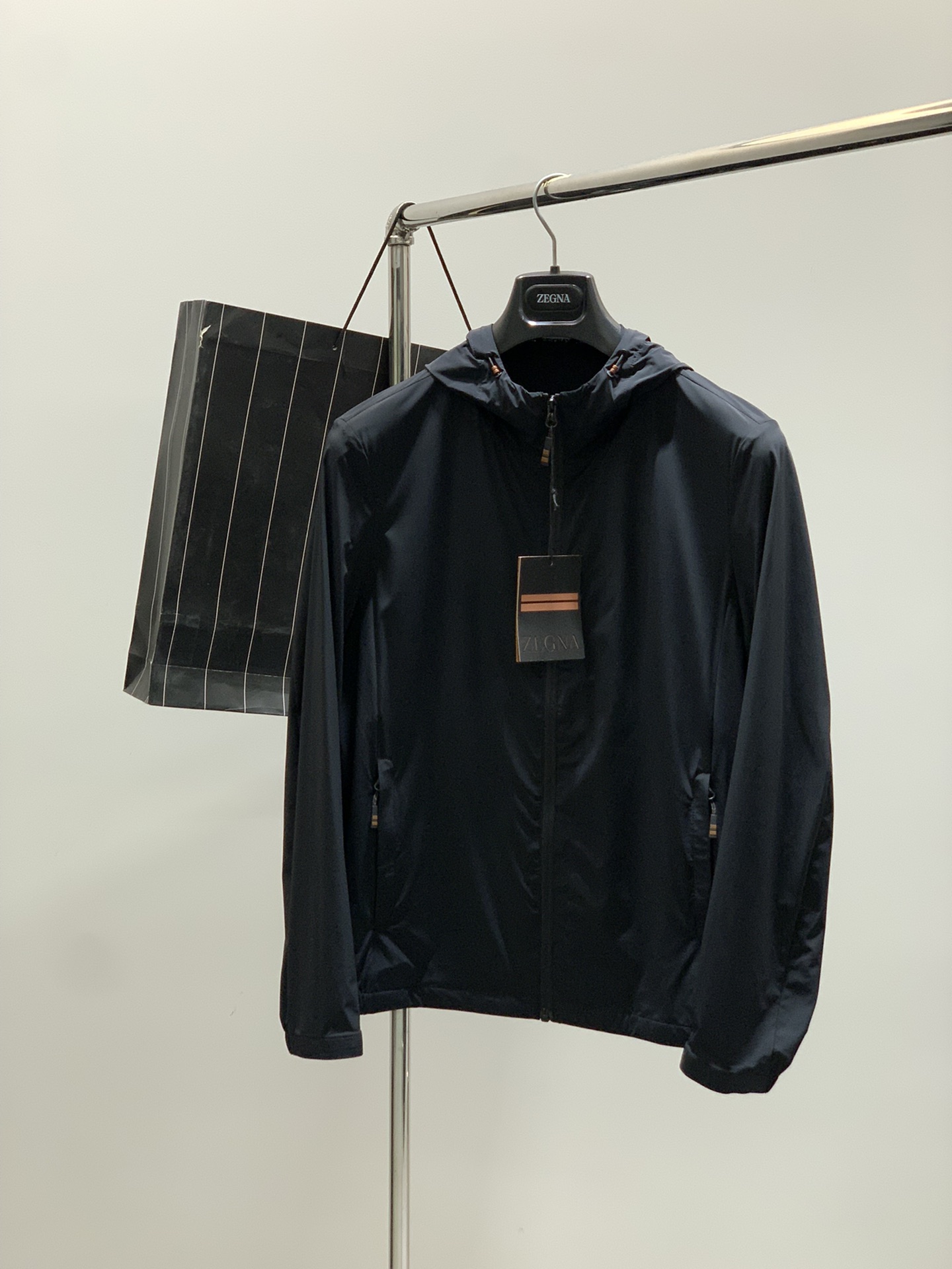 NO:440215,,Jeria New ultra-thin sun protection jacket material nylon spandex Suitable for seasons Spring, Autumn, Winter Collar hooded Sleeve long sleeves Sleeve regular sleeves Sleeve regular sleeves Sleeve regular fit style Other Thickness Regular Size M-4XL M L XL2XL3XL 4XL Length 69 71 73 75 76 78 Bust 106110 114 118 122 126 Shoulder width 44 46.47 48 49 51 Sleeve length 60 61 62 6465 66,,jackets & coats,hats,alexander wang19860909,杰力亚 新款超薄 防晒 夹克 材质锦纶 氨纶 适用季节春 秋,冬 领型连帽 袖长长袖 袖型常规袖 衣长常规 版型合身 款式其他 厚度常规 尺码 M-4XL  M L XL2XL3XL 4XL  衣长 69 71 73 75 76 78 胸围 106110 114 118 122 126 肩宽 44 46.47 48 49 51 袖长 60 61 62 6465 66,,jackets & coats,hats,alexander wang,Men's clothing