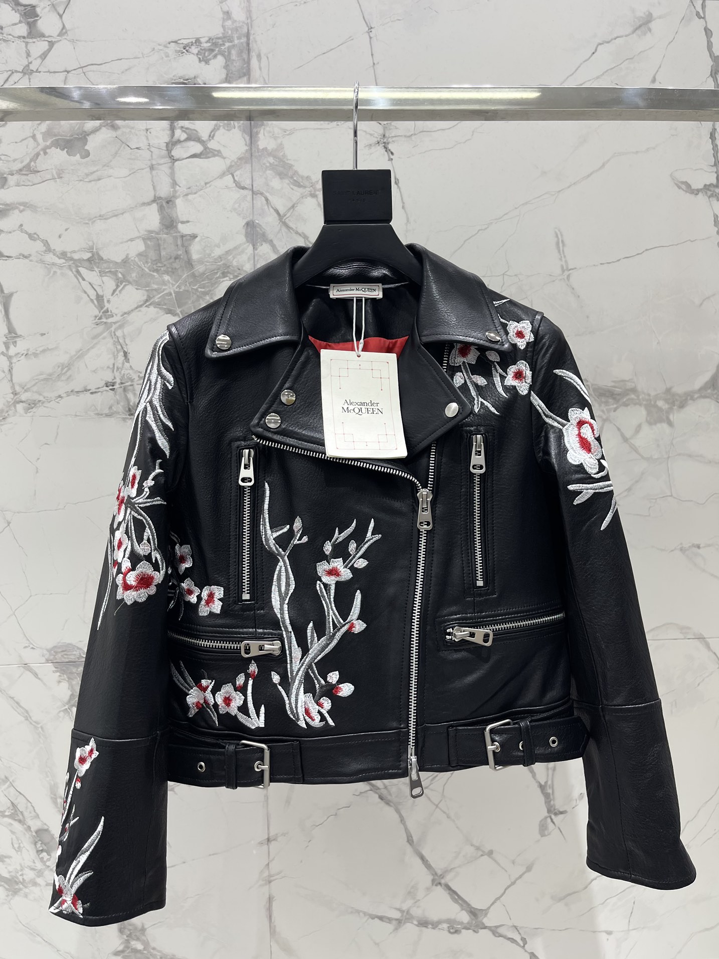 NO:866395,*McQueen embroidered black leather jacket,women's,alexander mcqueen,jackets & coats,jackets & coats,leather jacket,19860909* 麦昆绣花黑色皮衣夹克外套,女装,alexander mcqueen,jackets & coats,jackets & coats,leather jacket,,Women's clothing