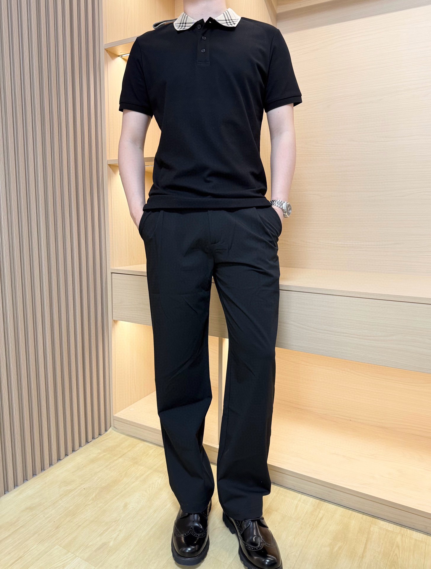 NO:441959,Prada-2025's latest hot casual pants arrive, hot-selling items in Europe and the United States!  Selected custom fabrics imported from Italy with the latest straight-tube design, custom hardware embroidery and embroidery to highlight fashion, needless to say, the upper body effect is: M-XXXL (model 180/140 wears 50, with Hong Kong Lane Crawford gift box packaging), prada, alexander wang19860909普拉达-2025最新爆款休闲裤到货,欧美热销单品！精选意大利进口定制面料搭配最新的直筒设计,定制五金点缀绣彰显时尚 上身效果不用多说.码数:M-XXXL(模特180/140穿50,配香港连卡佛礼盒包装）,,prada,alexander wang,Men's clothing