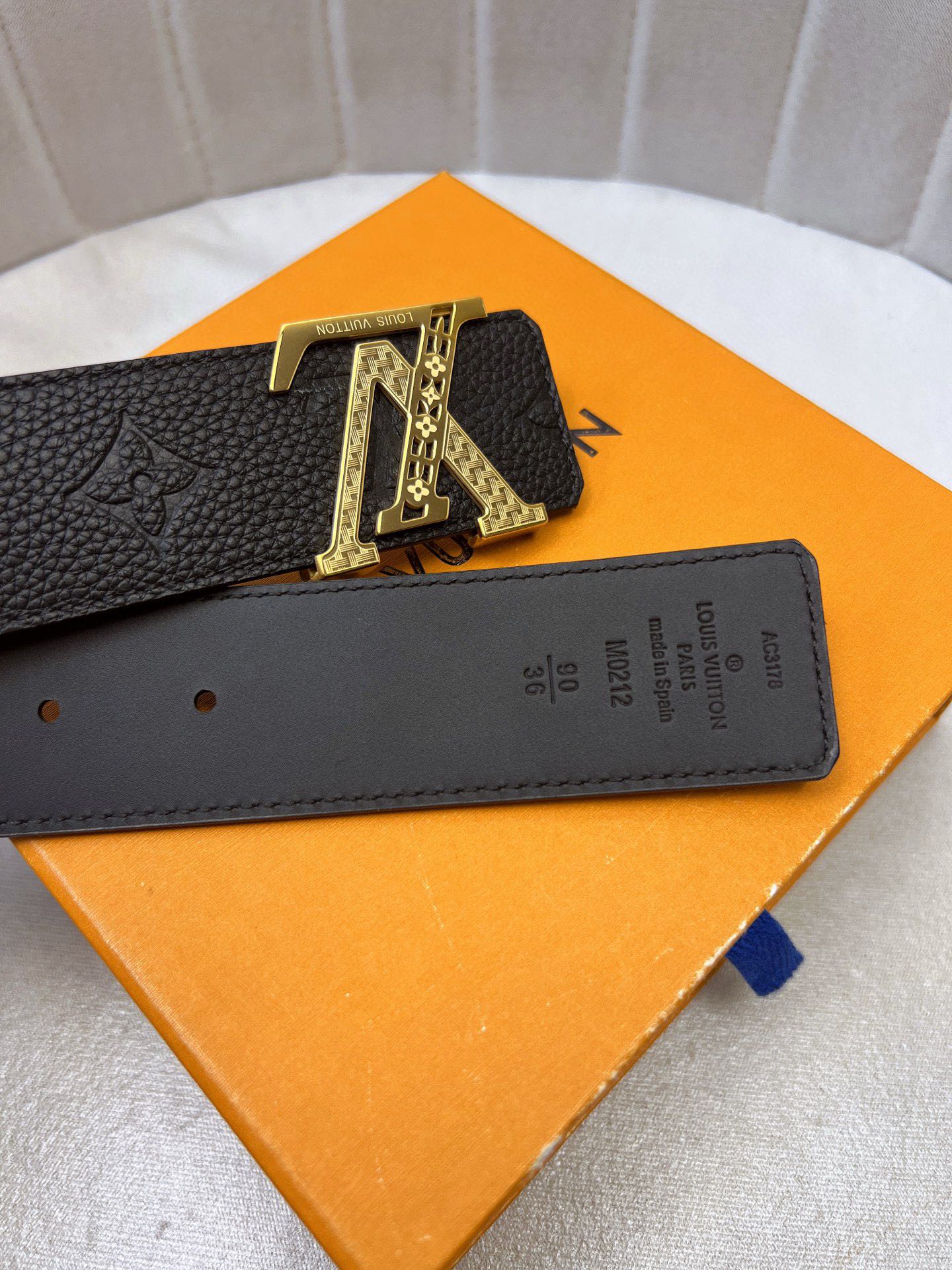 Original LV Belt with Gold Knitted Oxen-Skin Strips and Custom Leather Cabinet - 图片 7