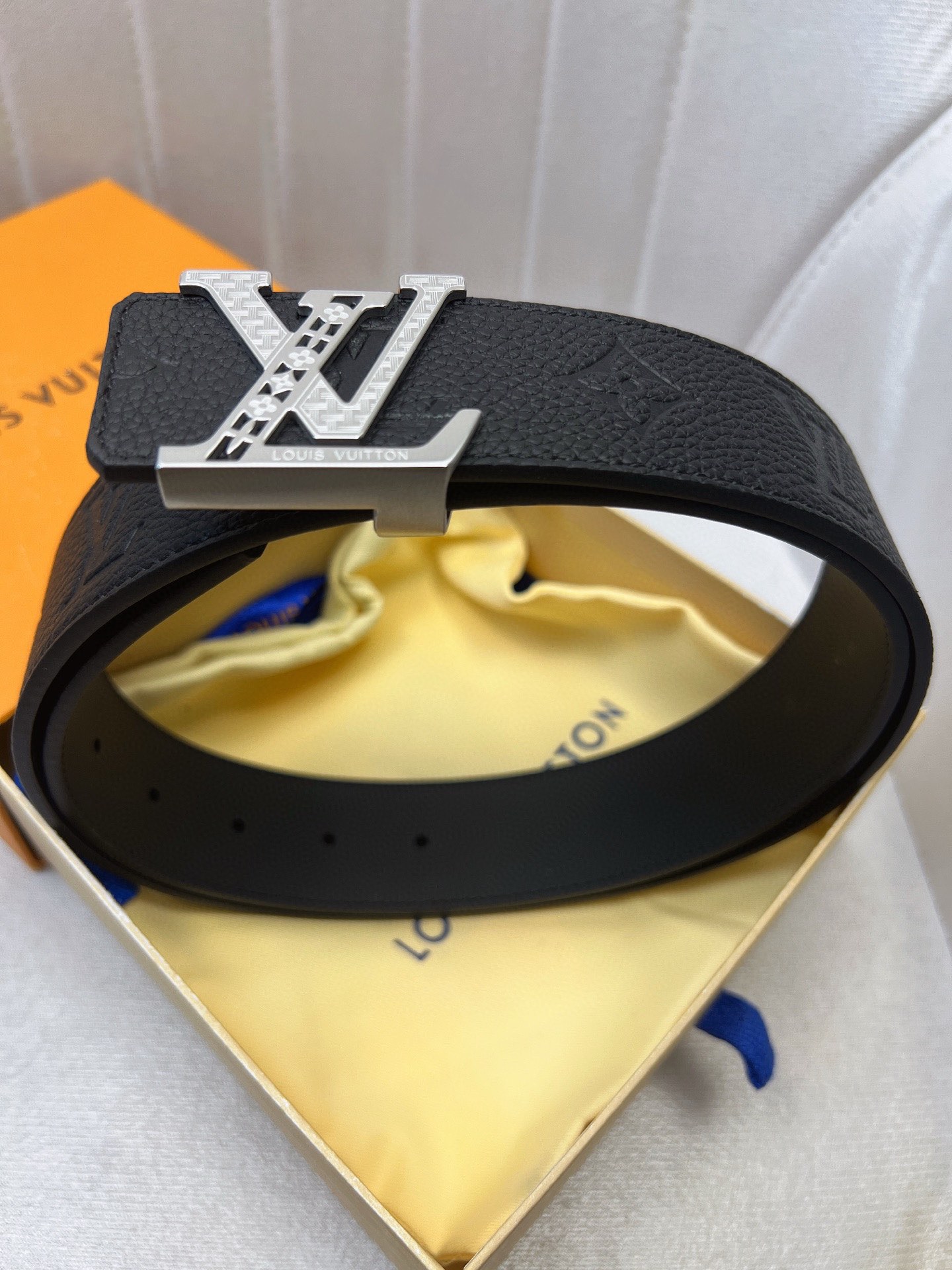 High-Quality LV Belt with Gold Knitted Details and Custom Leather Cabinet