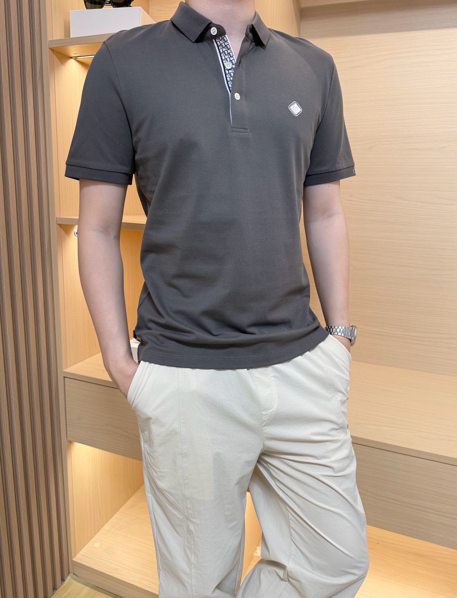 NO:441977,Dior-2025 latest hot polo is shipped, hot-selling items in Europe and the United States!  Selected imported Italian fine cotton fabrics, the chest brand logo is elegant and fashionable, and the upper body effect needs no more. The code number m-3xl (model 180/140 wears L, with Hong Kong Lane Crawford gift box packaging), dior, alexander wang19860909迪奥-2025最新爆款polo出货 欧美热销单品！精选意大利进口精棉面料,胸口品牌标志雅致不失时尚 上身效果不用多说.码数m-3xl（模特180/140穿L,配香港连卡佛礼盒包装）,,dior,alexander wang,Men's clothing