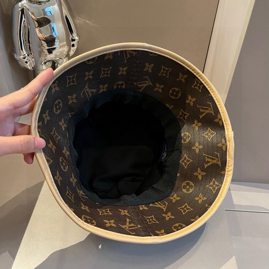 🆕

LV路易威登春夏款渔夫帽、头围57cm 男女通用