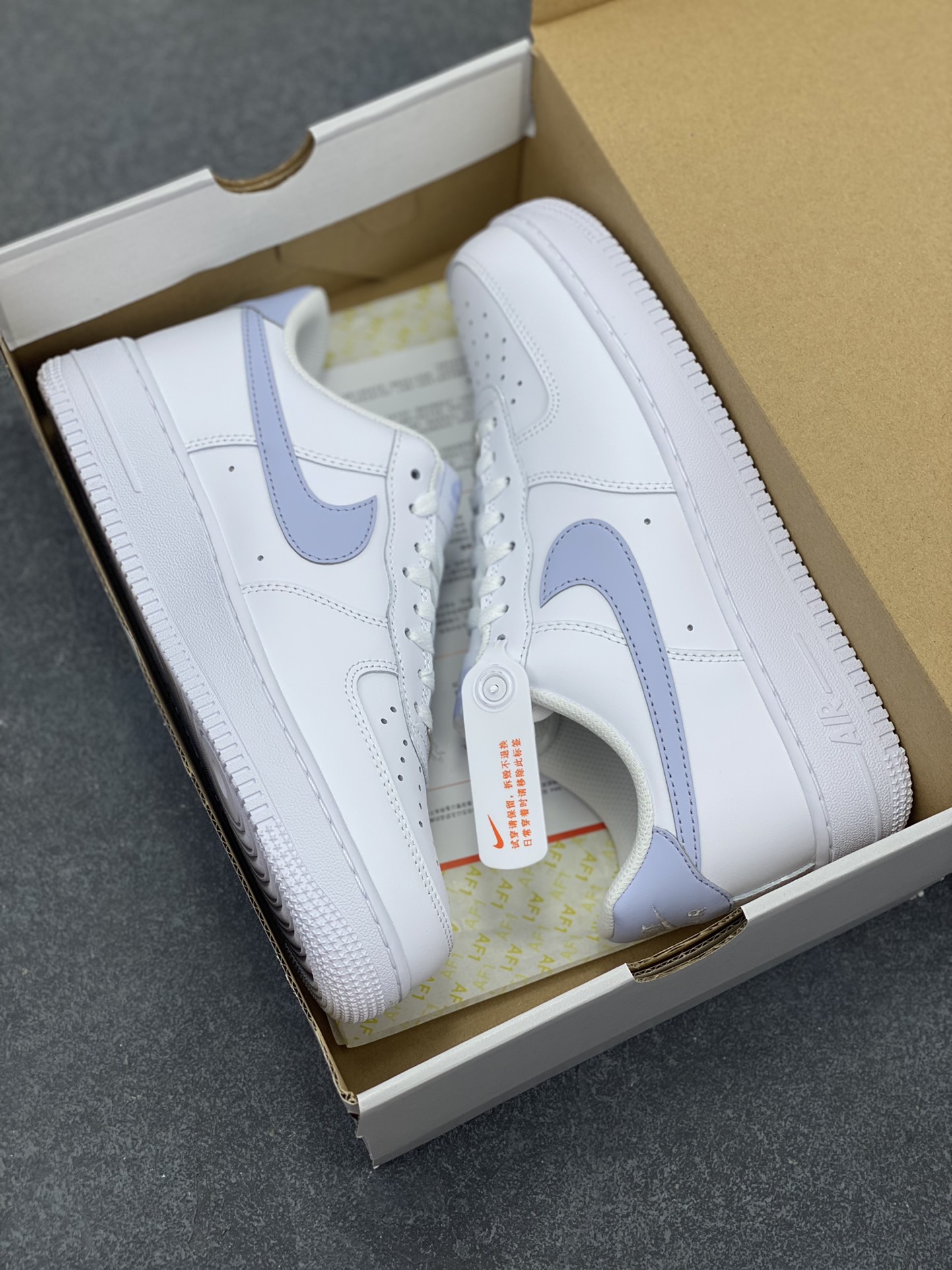 图片[9]-Nike Air Force 1‘07 Low 白浅灰 空军一号低帮休闲板鞋 原楦头原纸板 打造纯正空军版型#专注外贸渠道 全掌内置蜂窝气垫 #原盒配件 原厂中底钢印、拉帮完美 货号：FJ4146-117 尺码：36 36.5 37.5 38 38.5 39 40 40.5 41 42 42.5 43 44 44.5 45-选品中心