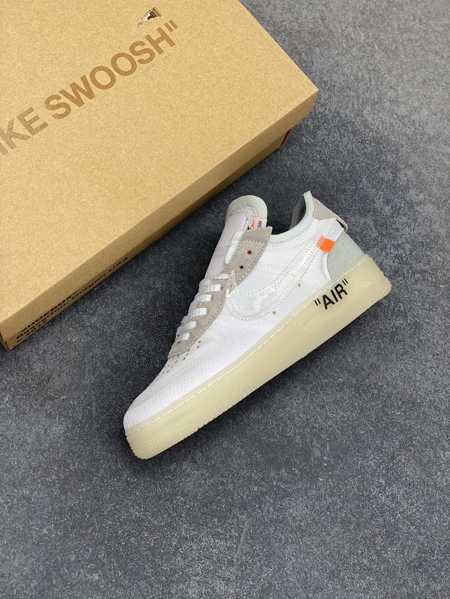 图片[7]-OFF-WHITE x NK Air Force 1 OW联名空军一号黑白#环保尼龙原配鞋带。柔软、弹性十足的缓震性能和出色的中底设计，横跨复古与现代的外型结合，造就出风靡全球三十多年的Force 1。 货号：AO4606-100 尺码：36 36.5 37.5 38 38.5 39 40 40.5 41 42 42.5 43 44 44.5 45-选品中心