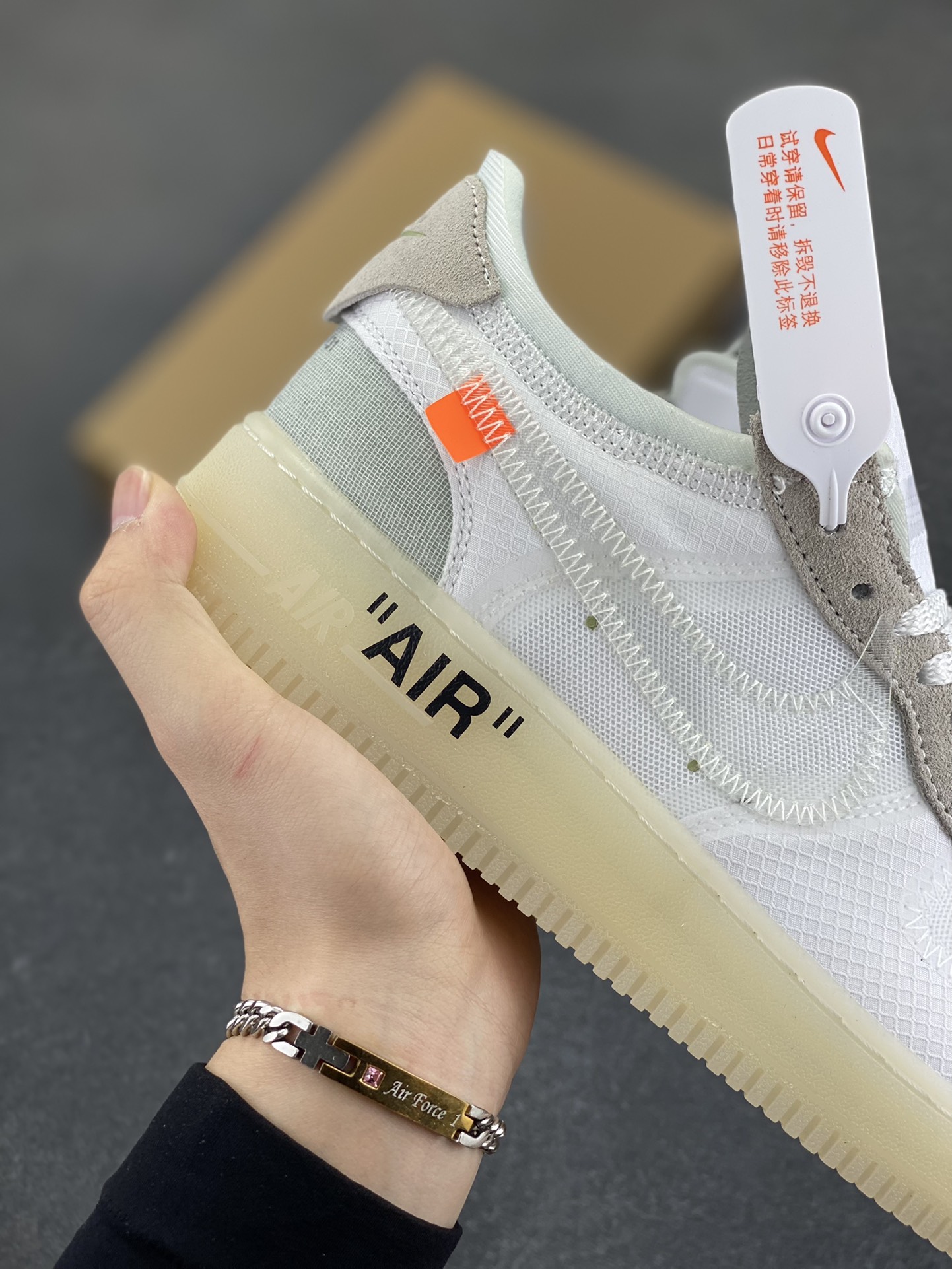 图片[6]-OFF-WHITE x NK Air Force 1 OW联名空军一号黑白#环保尼龙原配鞋带。柔软、弹性十足的缓震性能和出色的中底设计，横跨复古与现代的外型结合，造就出风靡全球三十多年的Force 1。 货号：AO4606-100 尺码：36 36.5 37.5 38 38.5 39 40 40.5 41 42 42.5 43 44 44.5 45-选品中心