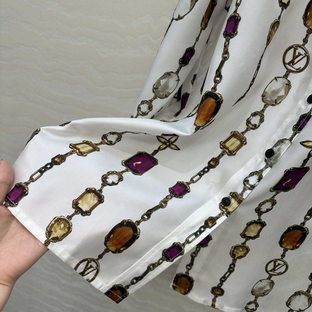 Original Spectacular Women’s Silk Suit with Rainbow Monograms and Silk-Printed Shirt - 图片 6