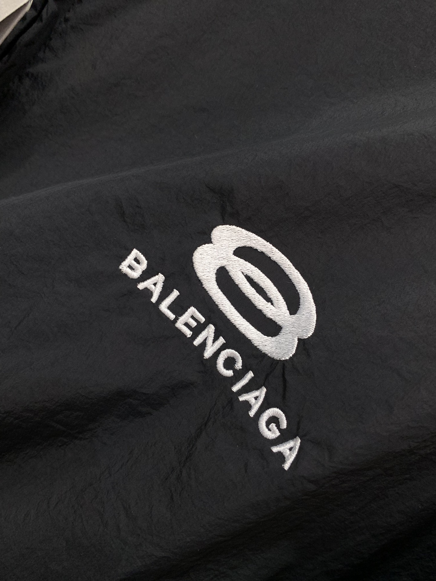 Paris Family’s High-Quality Exhaust Fan Dress with Hidden Vents and Comfortable Fit - 图片 6