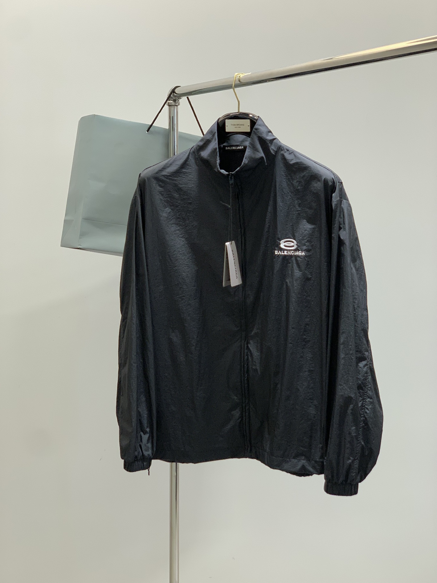 Paris Family’s High-Quality Exhaust Fan Dress with Hidden Vents and Comfortable Fit - 图片 1