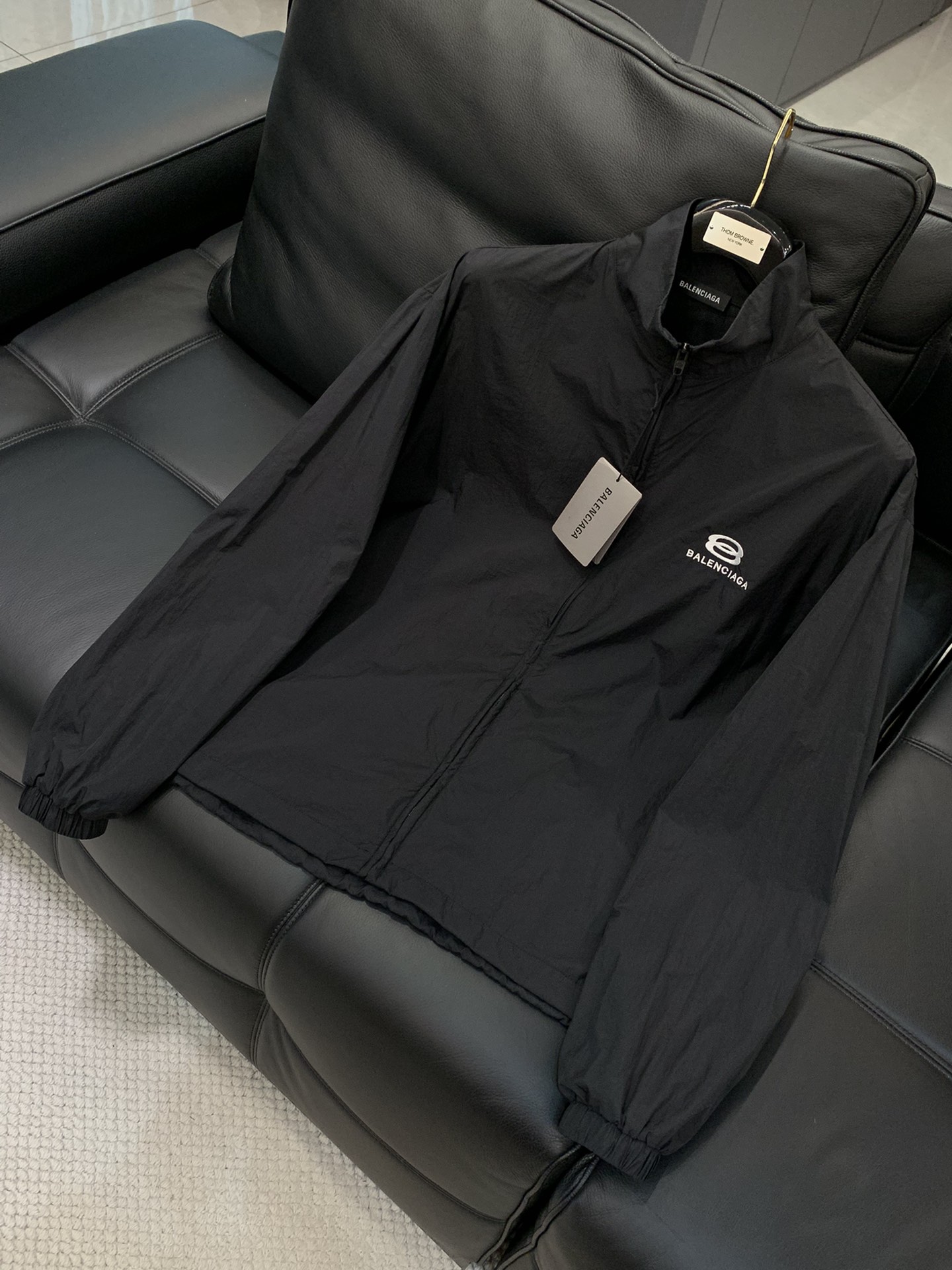 Paris Family’s High-Quality Exhaust Fan Dress with Hidden Vents and Comfortable Fit - 图片 3