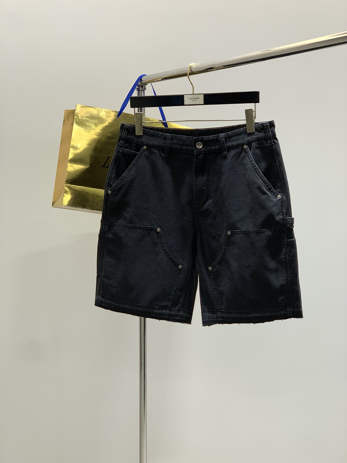 Magella Jeans: Customized Classic Shorts for Foreign Orders in Various Sizes