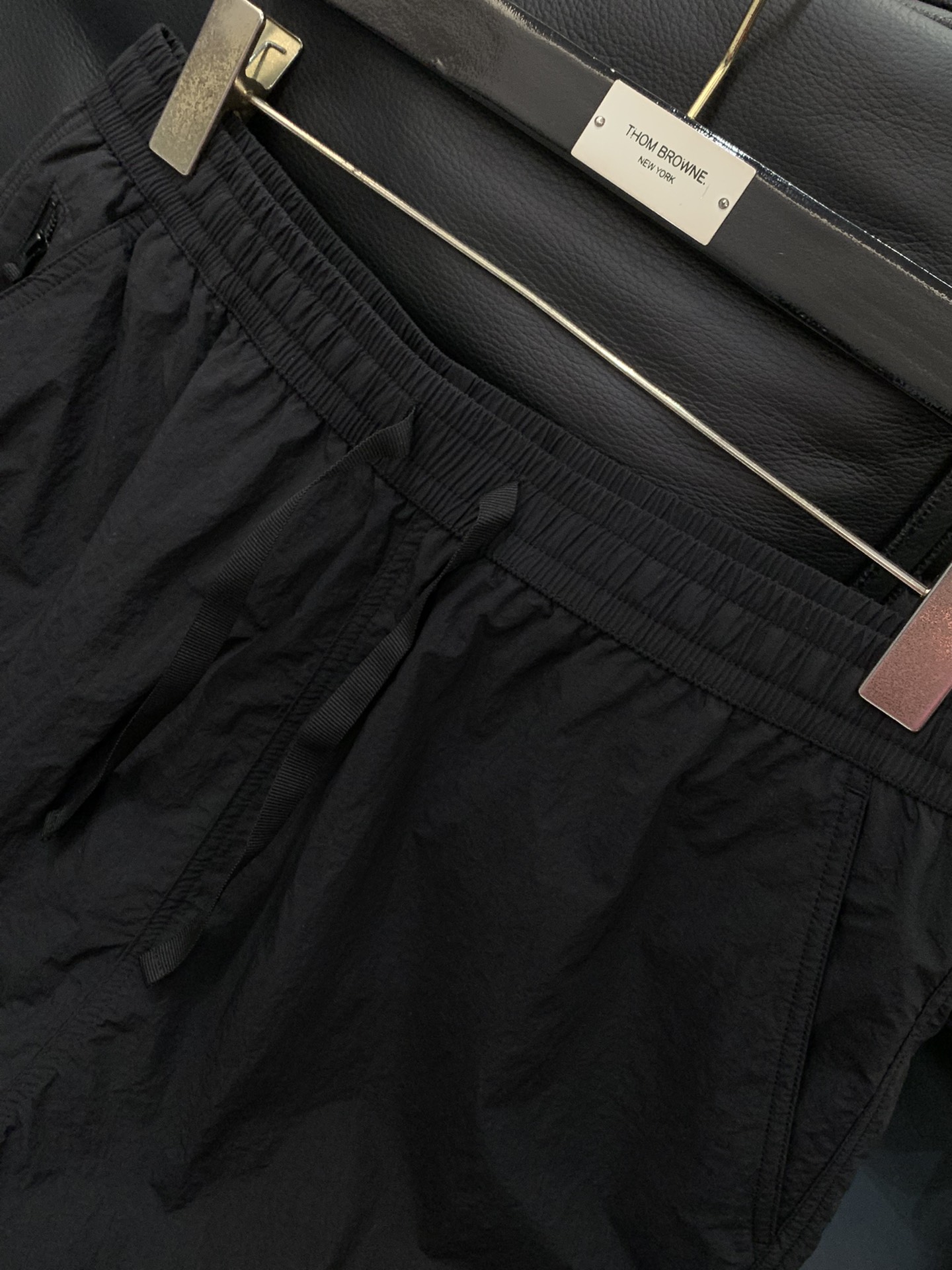 Stone Island Sand Shorts: Classic Style, Polyester Fabric, Customized Sizes Available. - 图片 4