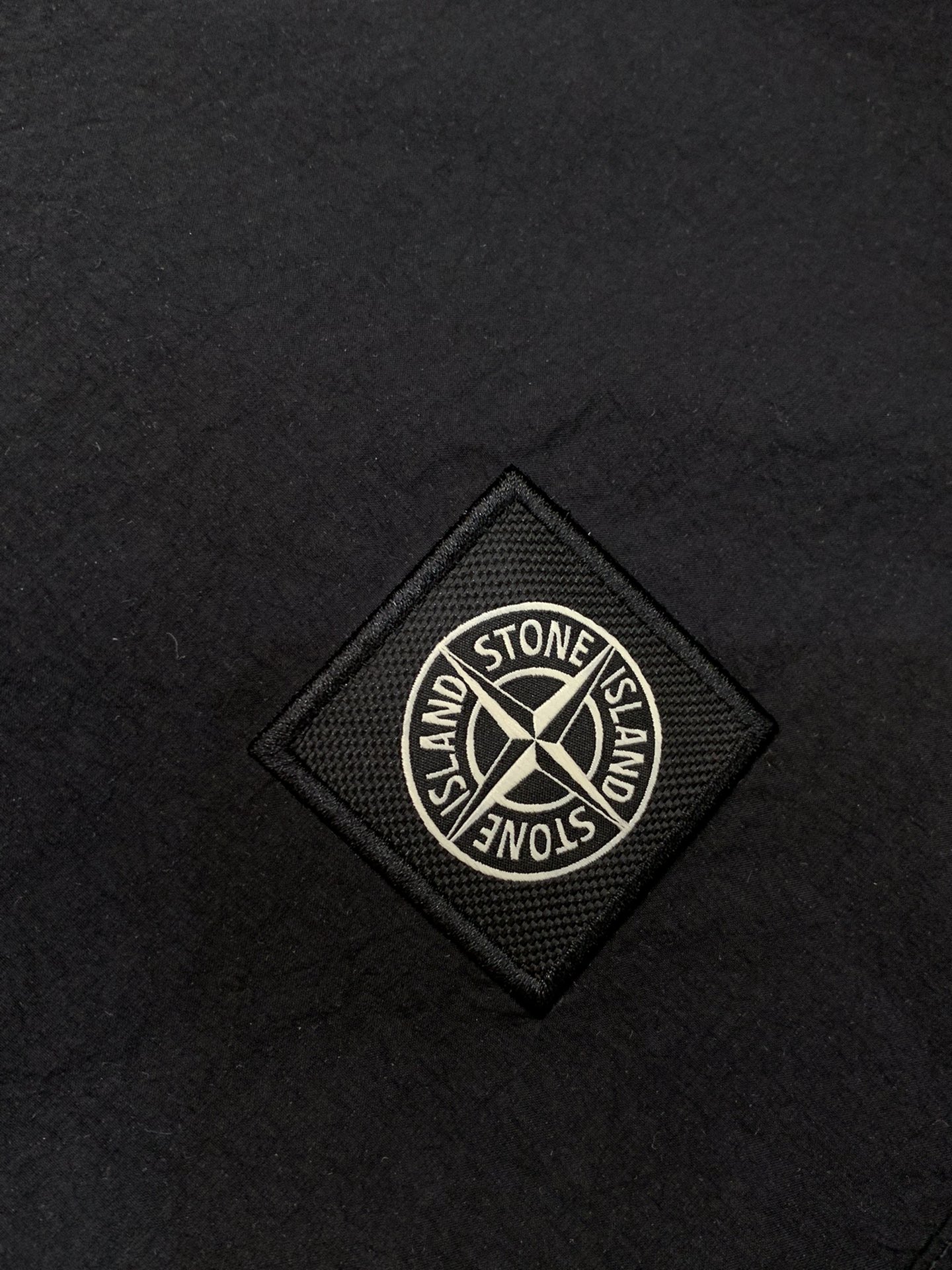 Stone Island Sand Shorts: Classic Style, Polyester Fabric, Customized Sizes Available. - 图片 7