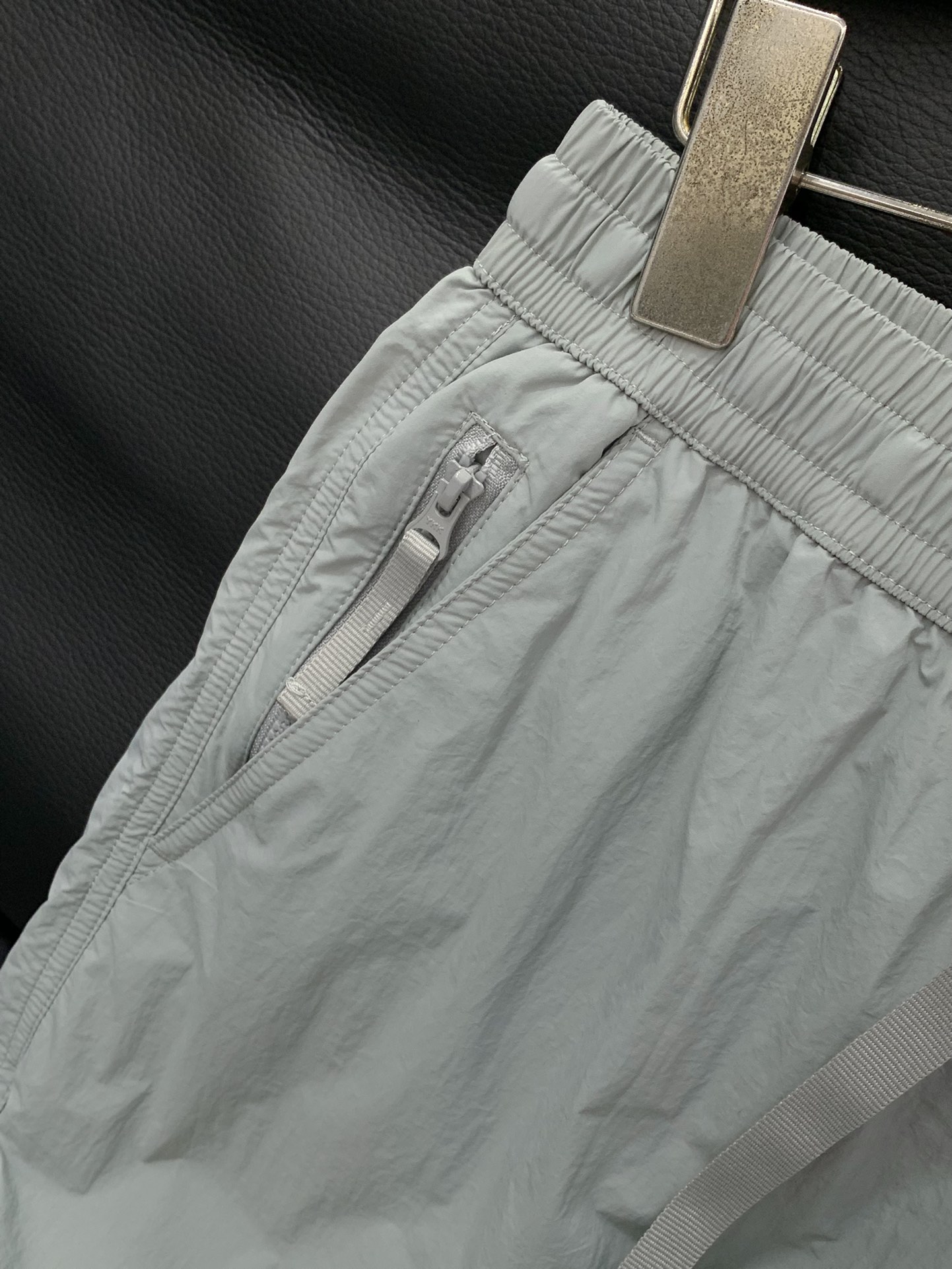 Stone Island Polyester Shorts: Classic Style, Customized Versions Available, International Orders. - 图片 5