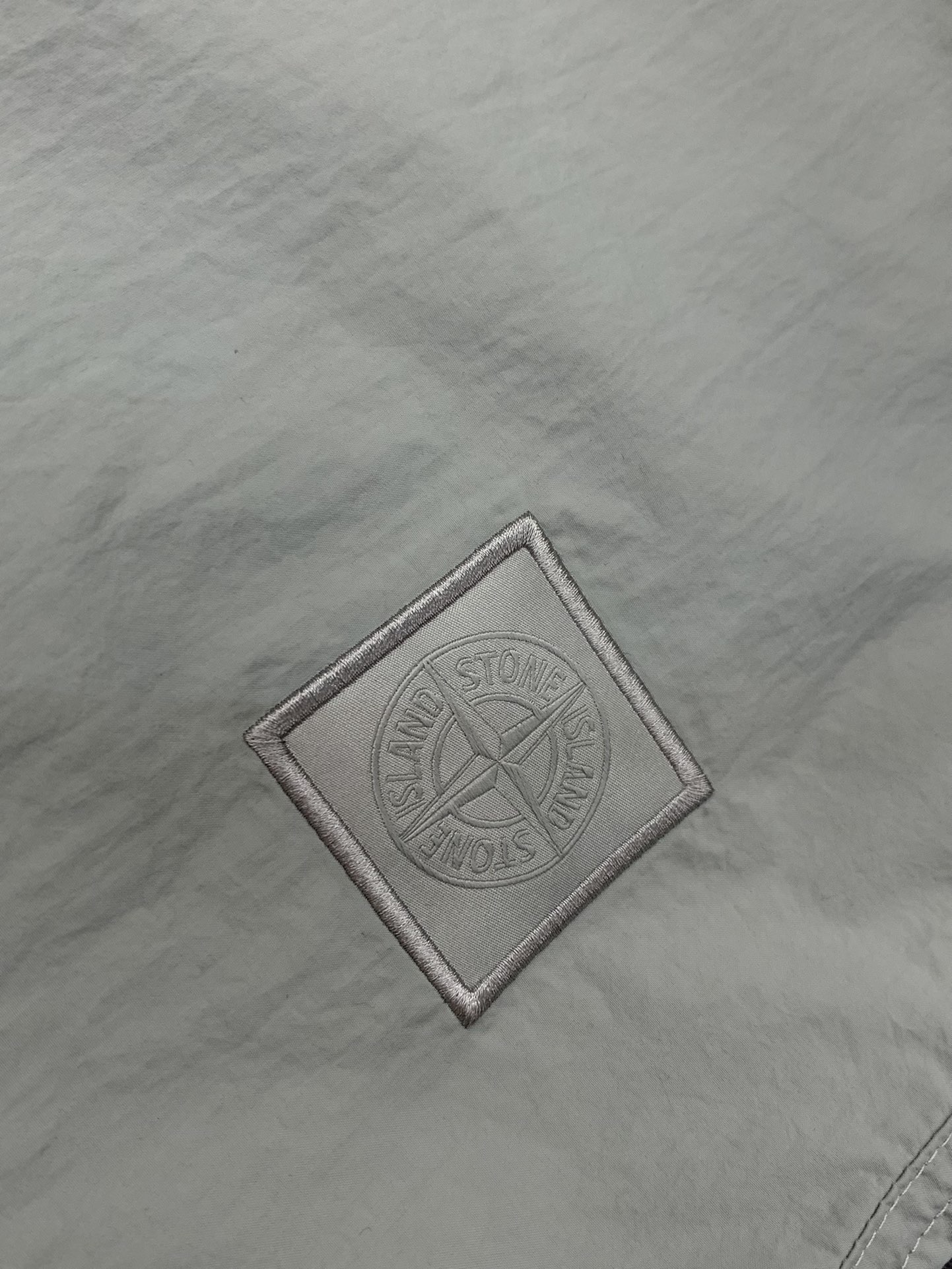 Stone Island Polyester Shorts: Classic Style, Customized Versions Available, International Orders. - 图片 7