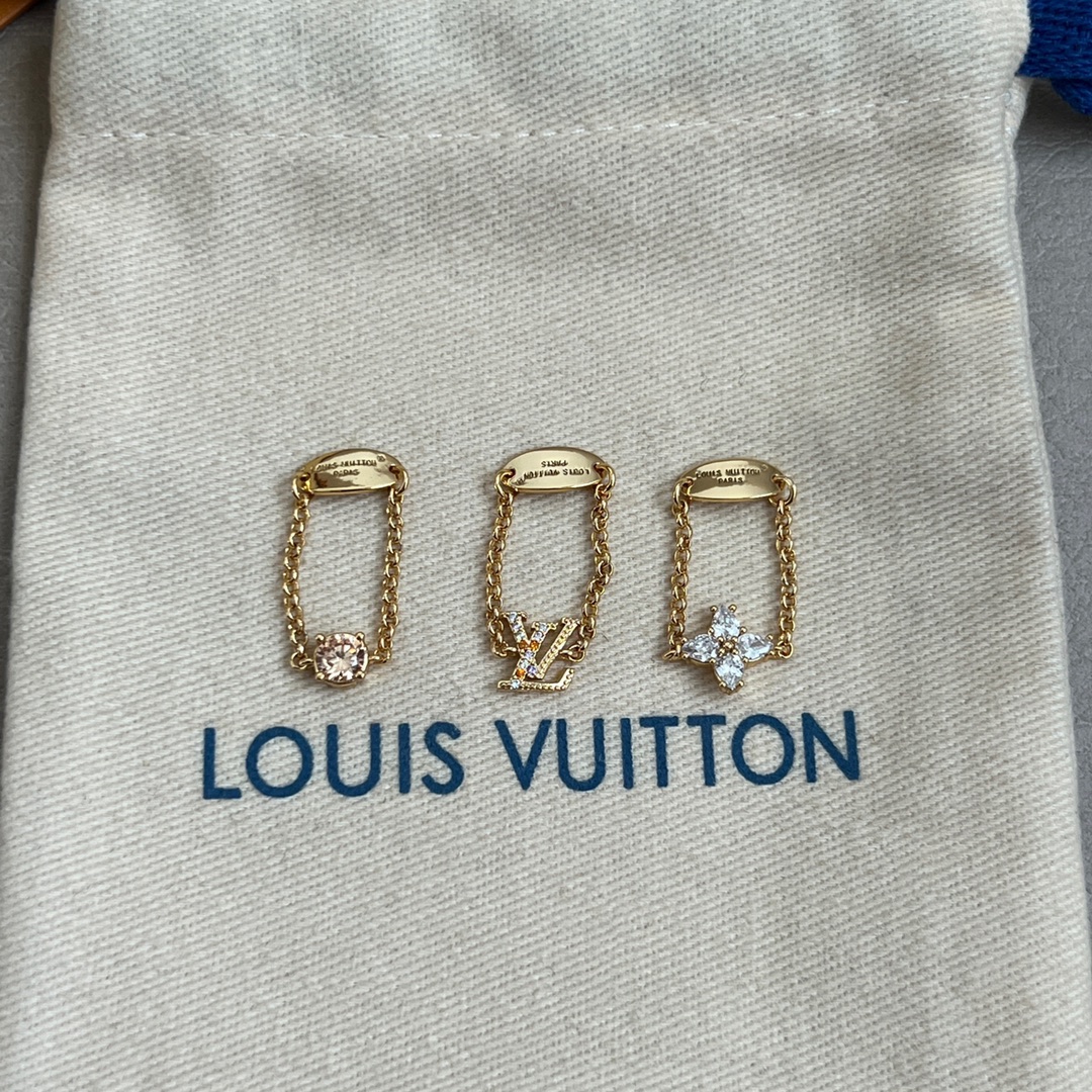 【】一套LV 新款  戒指🔹🔹Louis Vuitton 路易威登 戒指🔹专柜一致材质 火爆款出货 设计