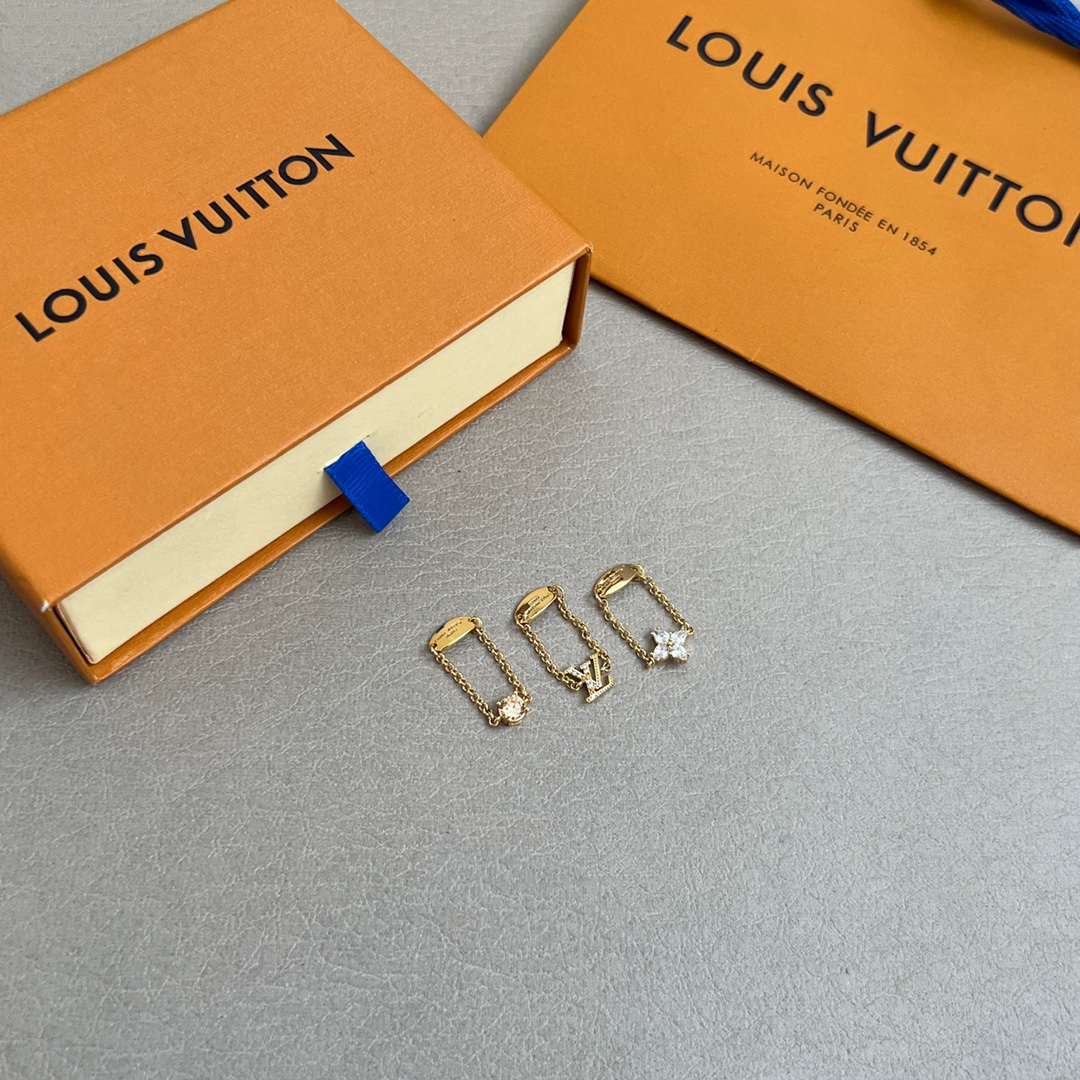 【】一套LV 新款  戒指🔹🔹Louis Vuitton 路易威登 戒指🔹专柜一致材质 火爆款出货 设计
