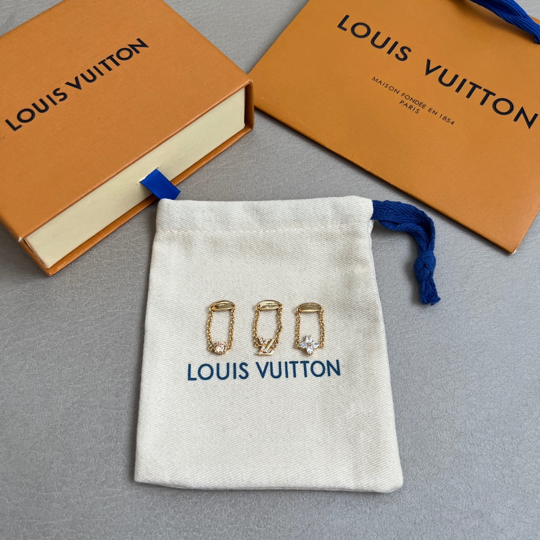 【】一套LV 新款  戒指🔹🔹Louis Vuitton 路易威登 戒指🔹专柜一致材质 火爆款出货 设计
