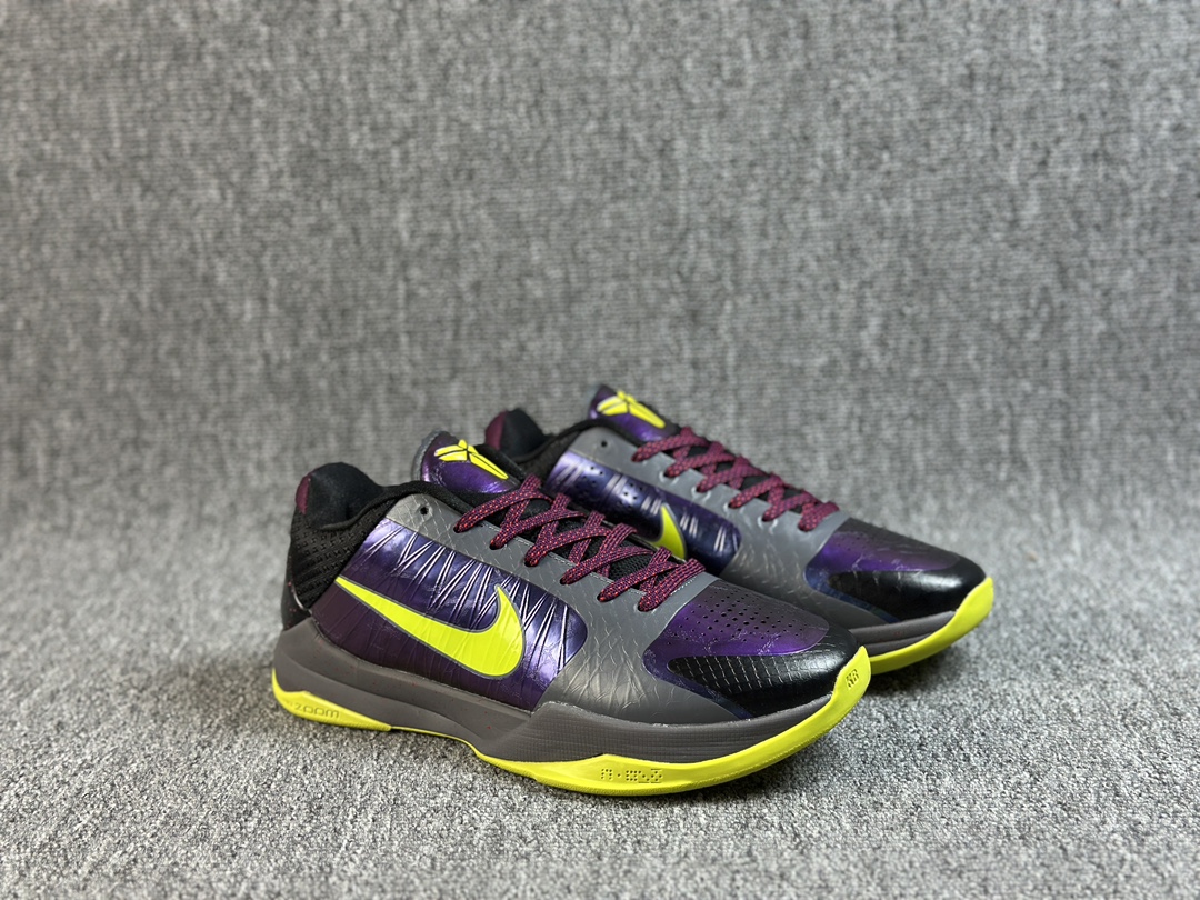 本地()
CK纯原 NK ZOOM KOBE 5 Protro "Bruce Lee"
渠道纯原研发一比一生产线 科比五代 紫小丑
货号 CD4991-001
#Zoom Turbo气垫➕后掌EVA缓震 实战配置直接拉满
#原楦纸板开发 鞋身流线型、后跟塑形,区分土肥圆
#原档数据3D打印 鞋面细节匹配原版
#全身鞋材卡料色独家定制 唯一正确喷漆SWOOSH
#NK专利Flyknit飞线科技,给予鞋身足够抗扭矩力
#真实底模最大47.5 实战利器 专供海外市场
Size:40 40.5 41 42 42.5 43 44 44.5 45 46 47.5 48.5
(脚宽、脚胖 建议买大半码)