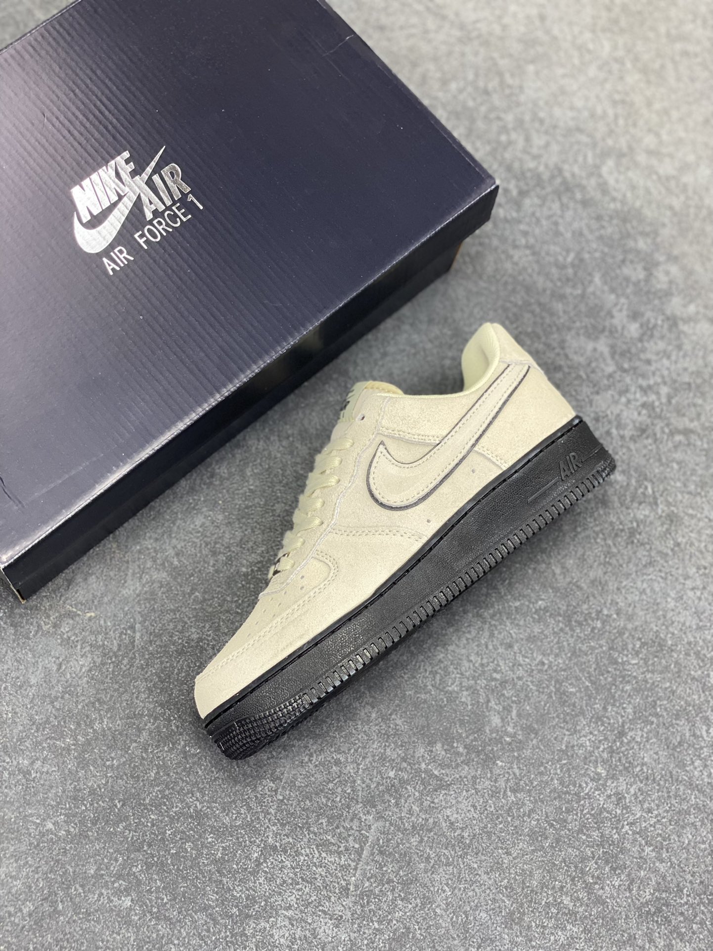 图片[7]-Nike Air Force 1 Low 浅棕 原楦头原纸板 打造纯正空军版型 专注外贸渠道 全掌内置蜂窝气垫 原盒配件 原厂中底钢印、拉帮完美 货号：HQ1966-200 尺码：36 36.5 37.5 38 38.5 39 40 40.5 41 42 42.5 43 44 44.5 45-选品中心